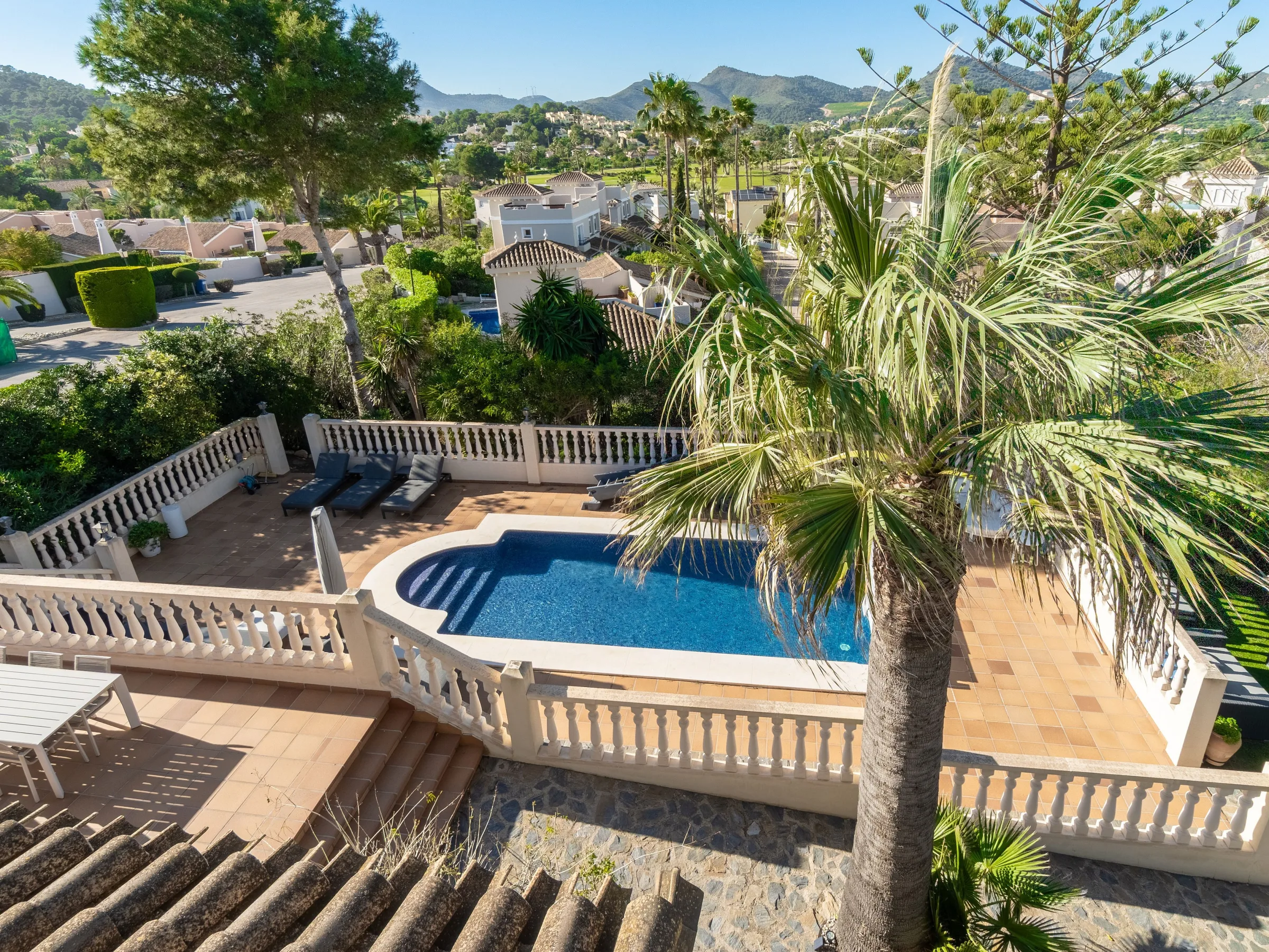 ALB10 Pool and View a