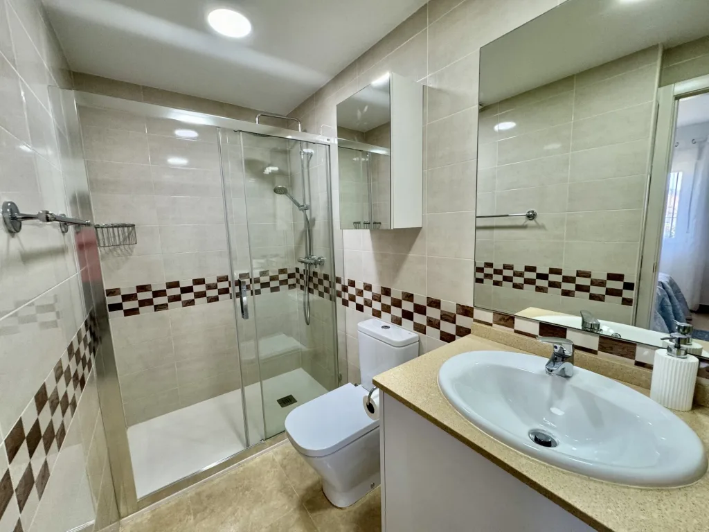 BL0102 Bathroom 2