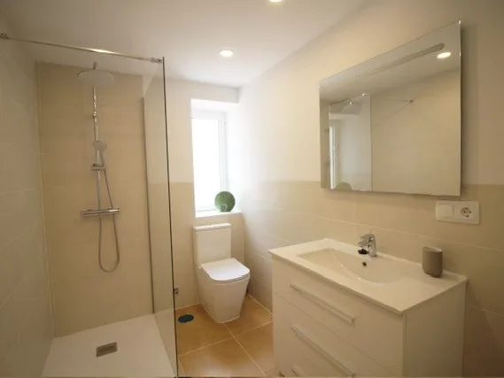 BL0803 Bathroom 2