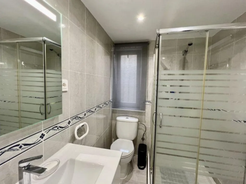 BL1502 bathroom 1