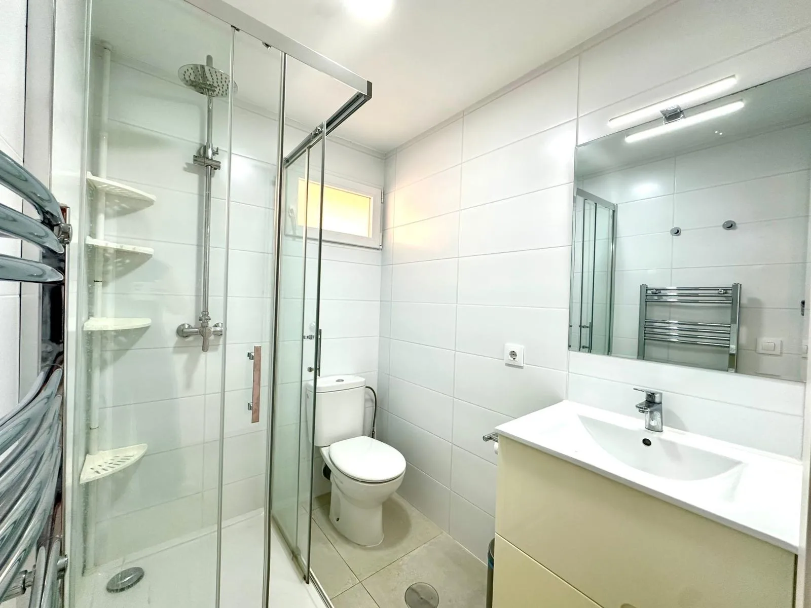 BL1602 Bathroom 2