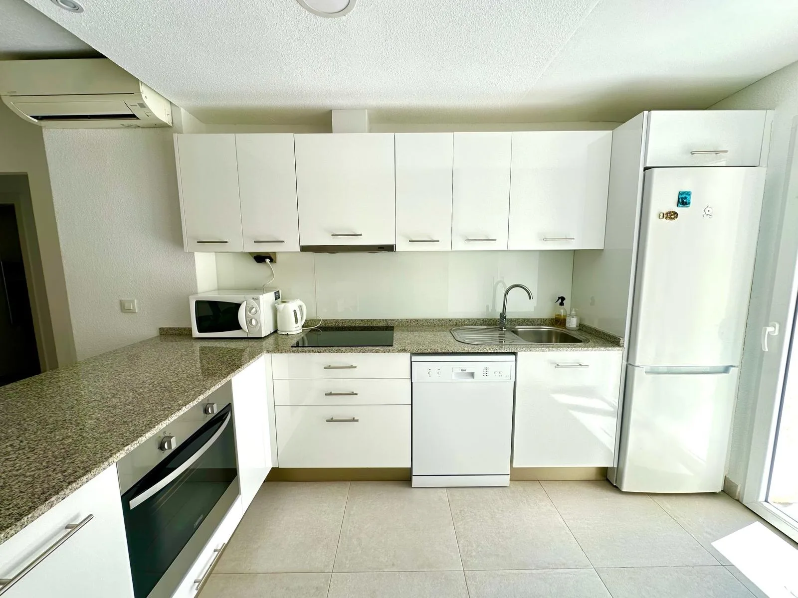 BL1602 Kitchen a