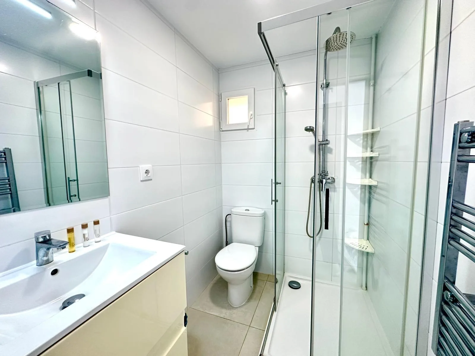 BL1602 Bathroom 1