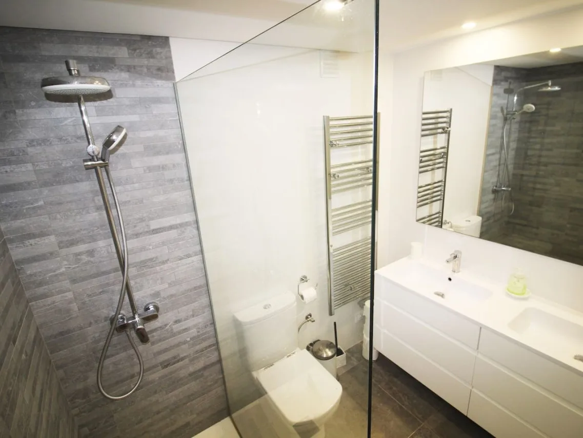 BL1807 Bathroom