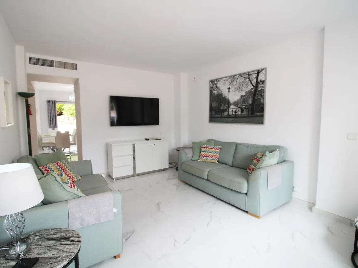 BL1807 Lounge