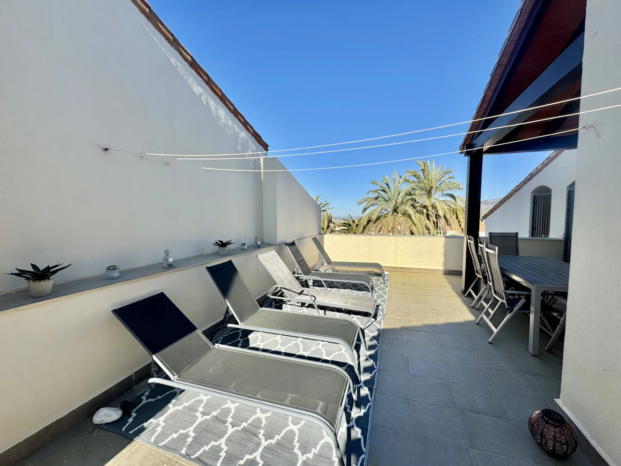 BL1810 Sunloungers