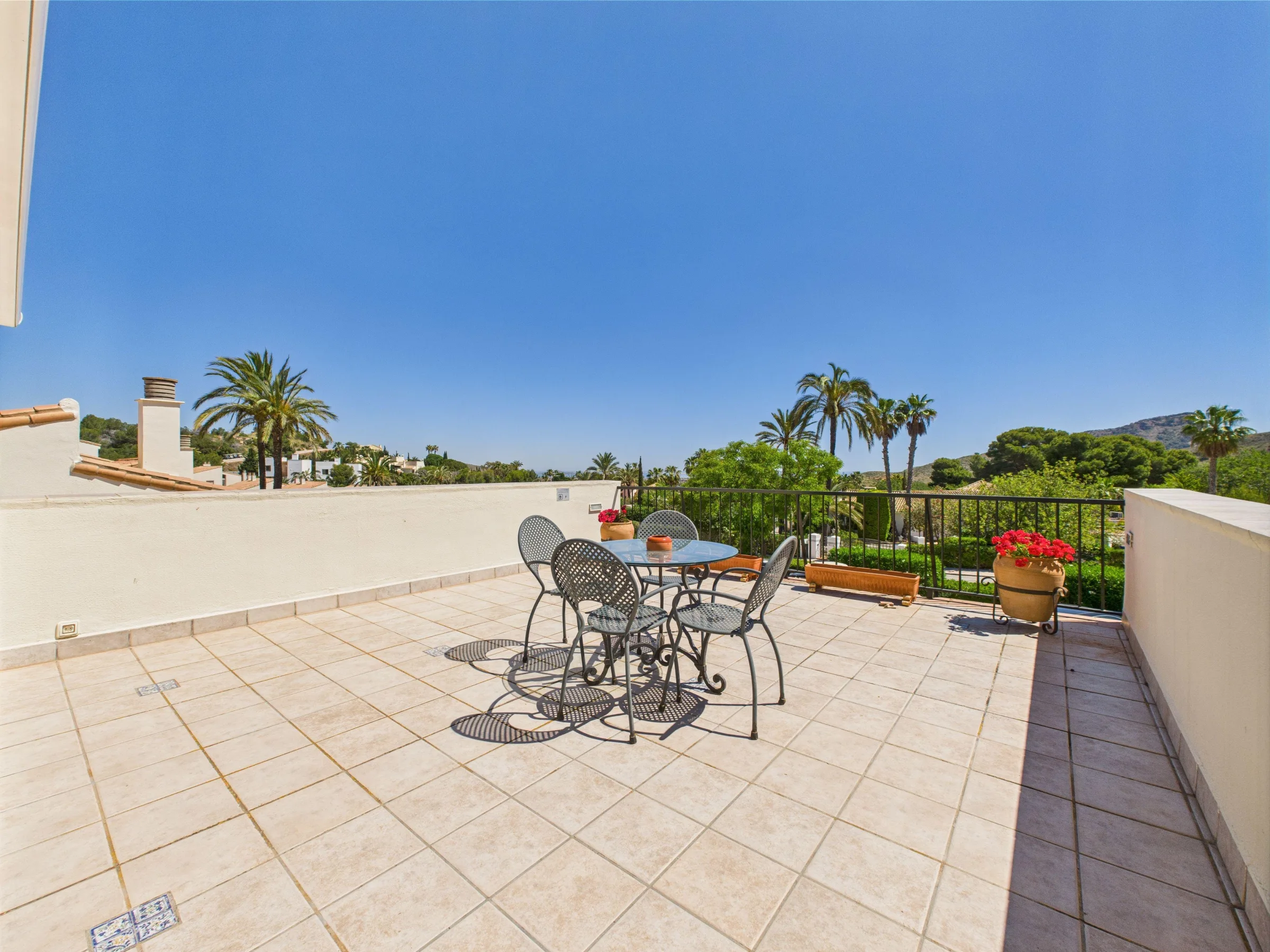 BLV7 Upper terrace c