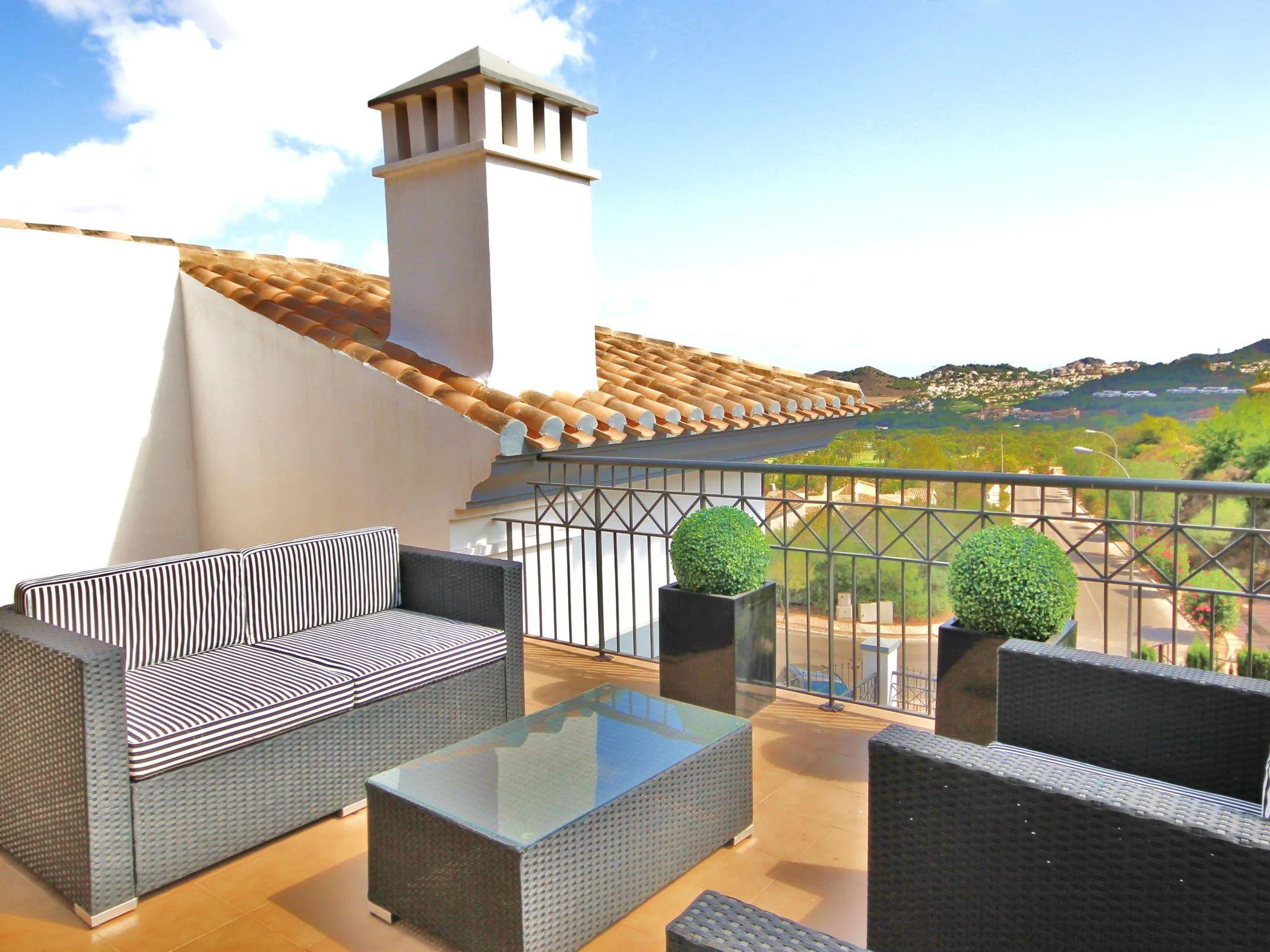 Buena Vista Villa 1 Master Bed Terrace resize mtime20210210154448