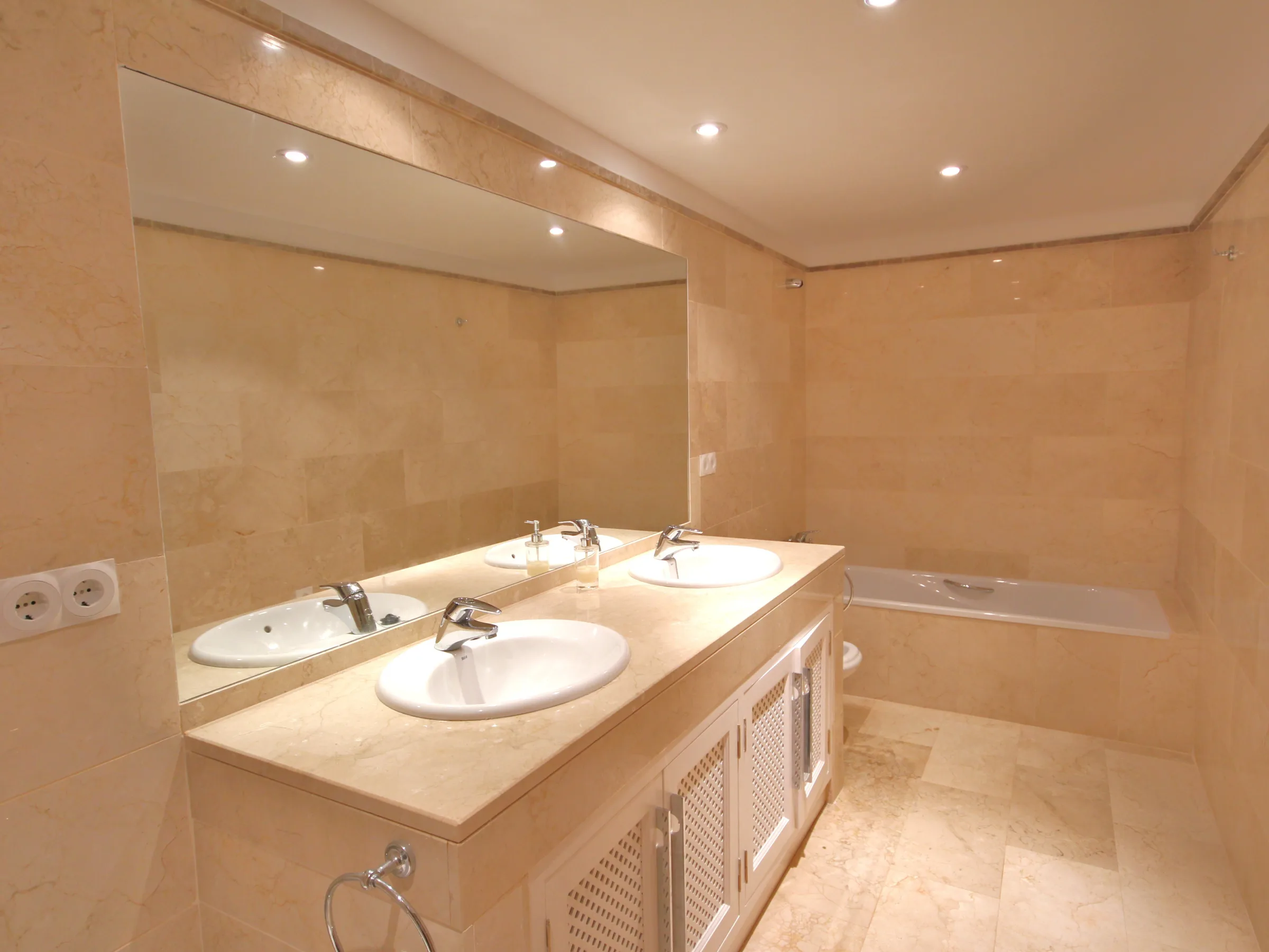 Buena Vista Villa 1 guest bed 2 en suite with bath mtime20210210151553