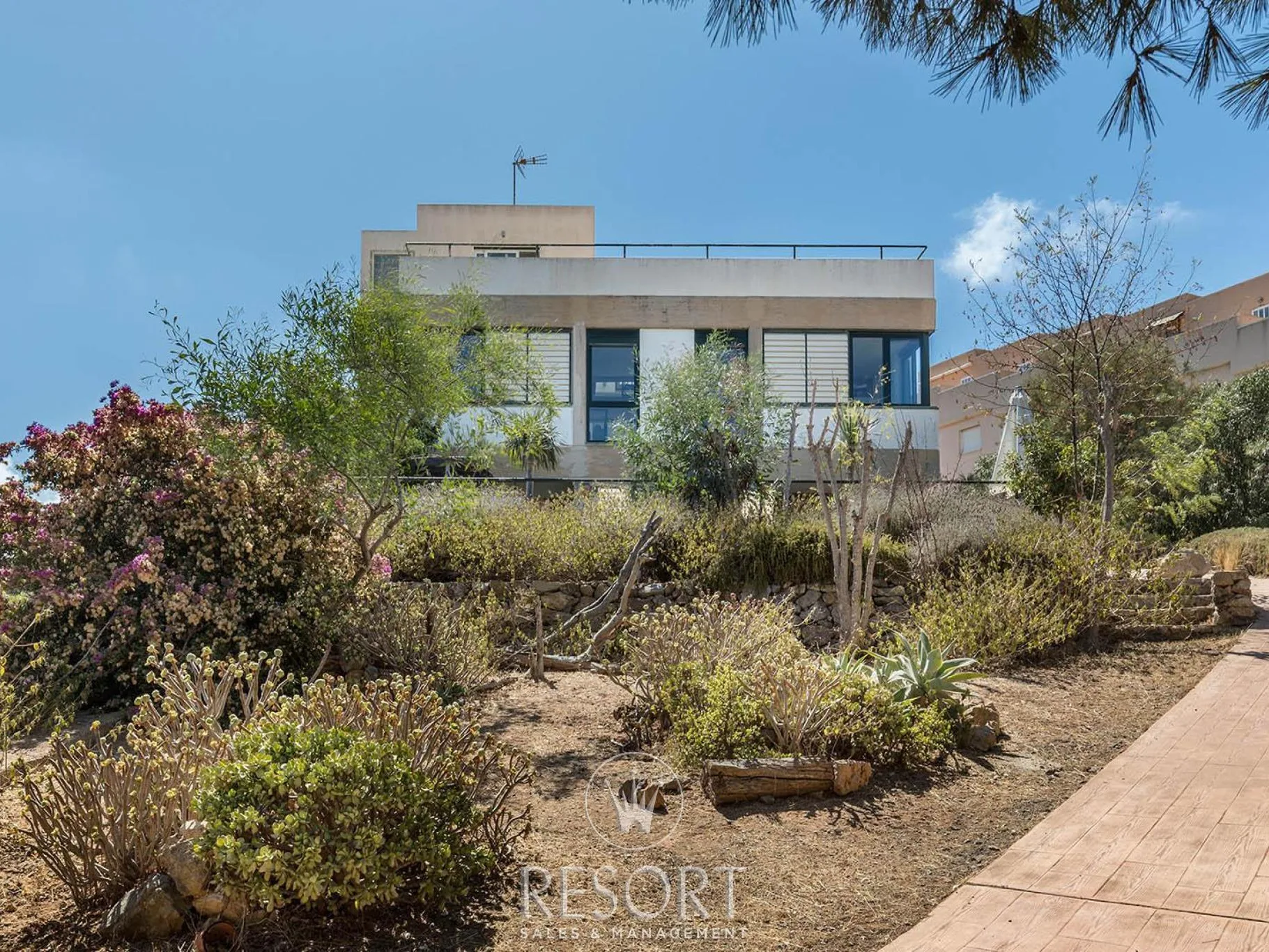 Chalet cala flores for sale 6332e22df34d3