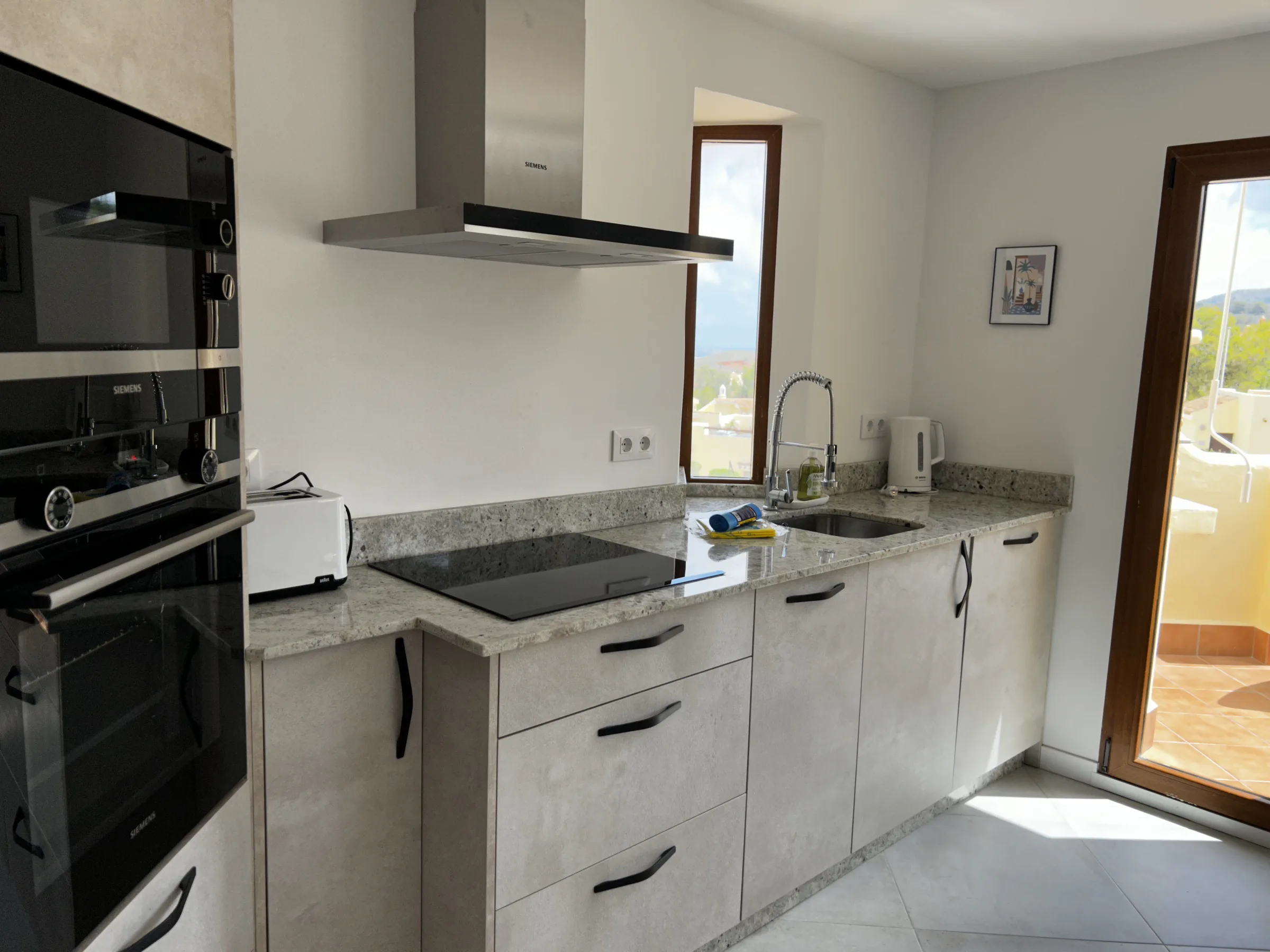 ER107 Kitchen B