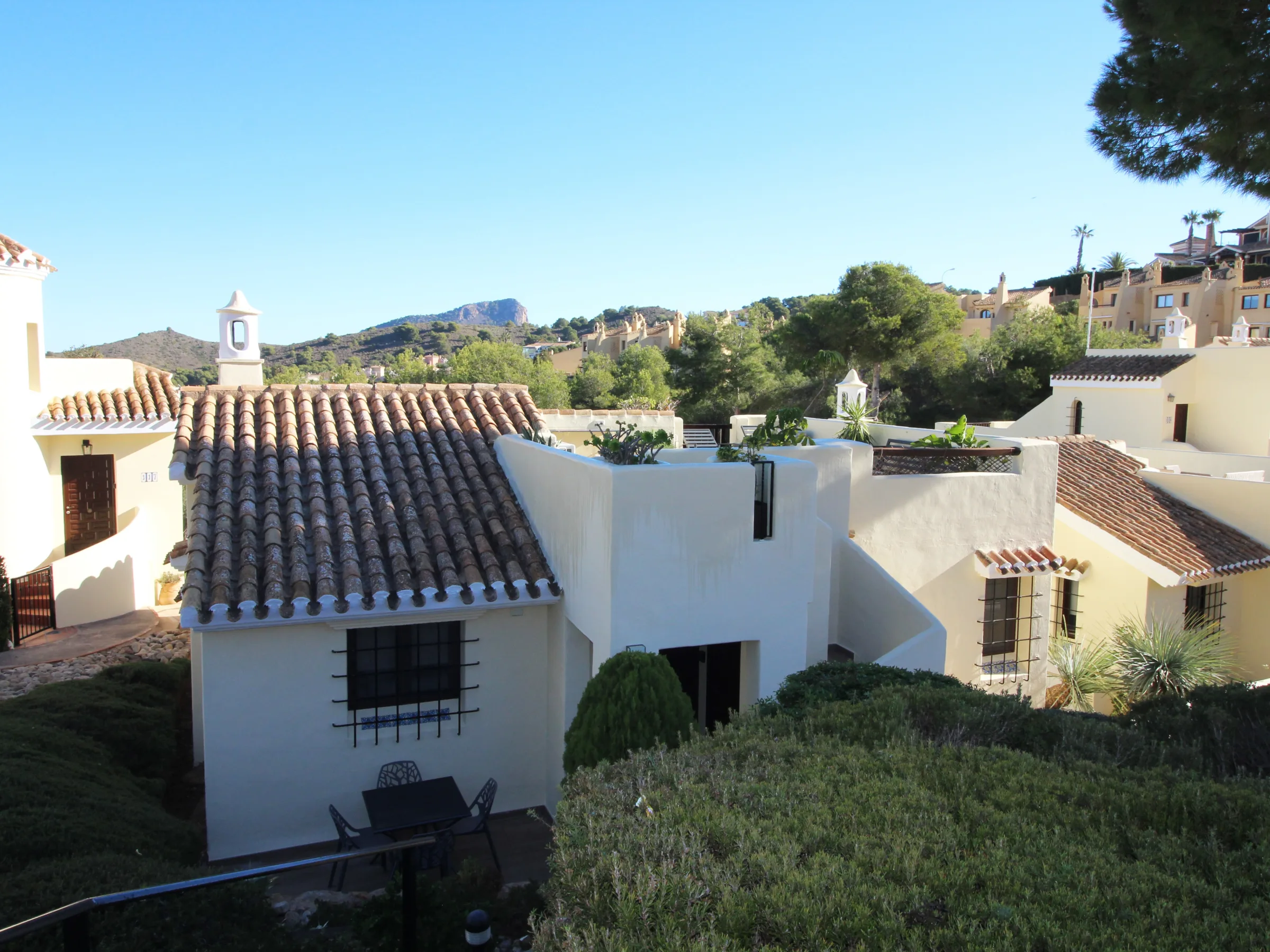 ER116 Rear of villa