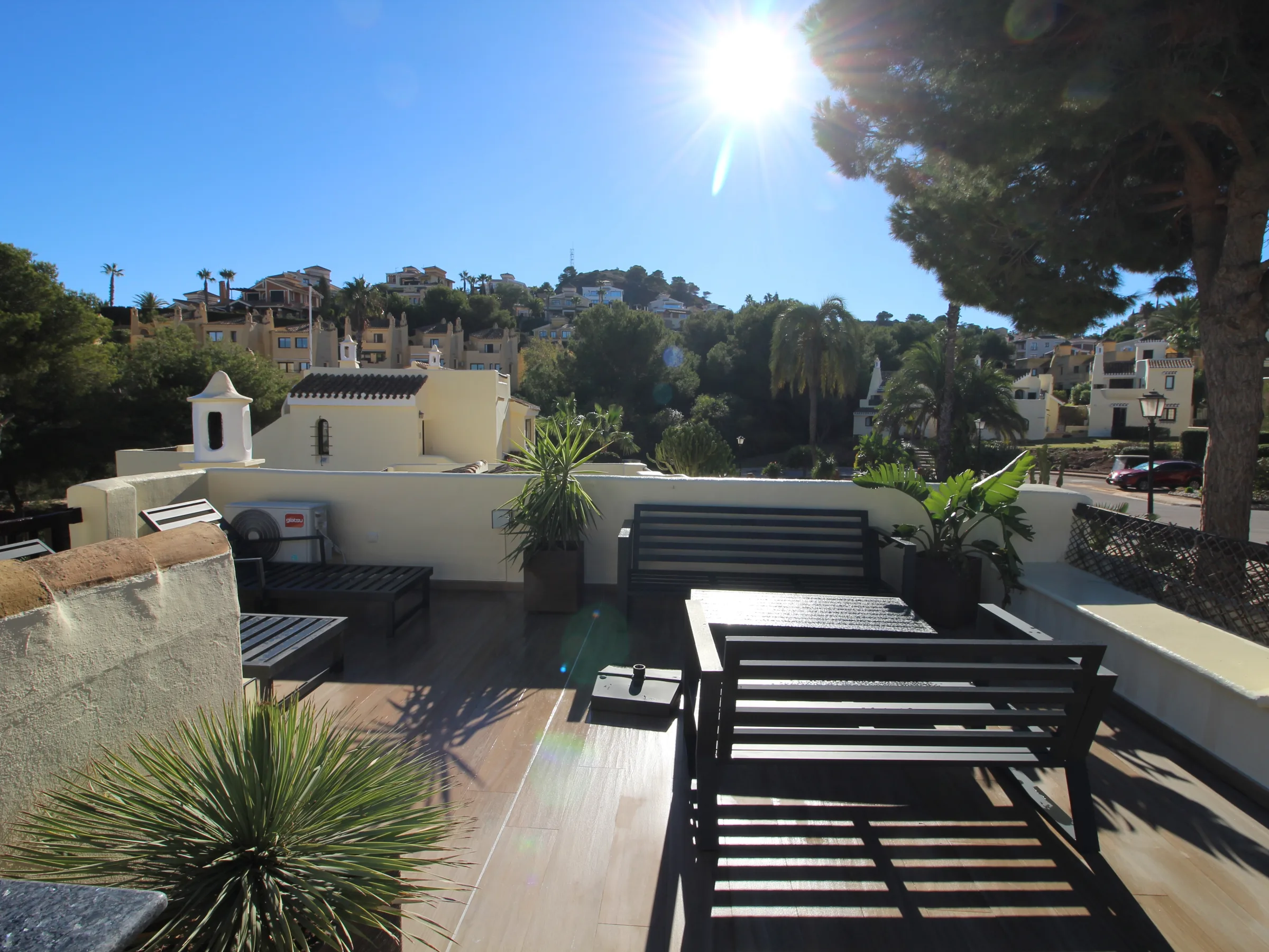 ER116 Roof terrace b