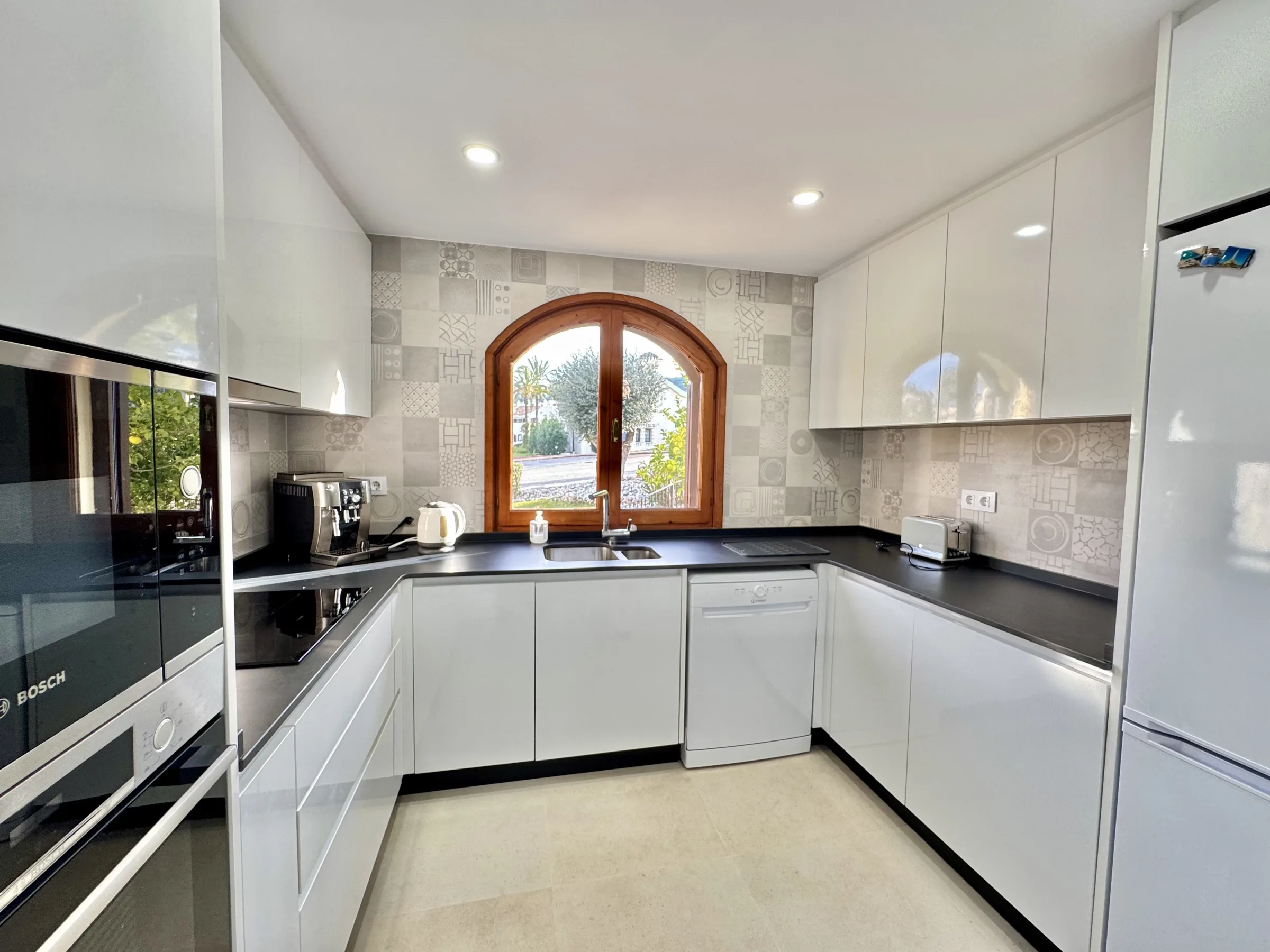 ER128 Kitchen