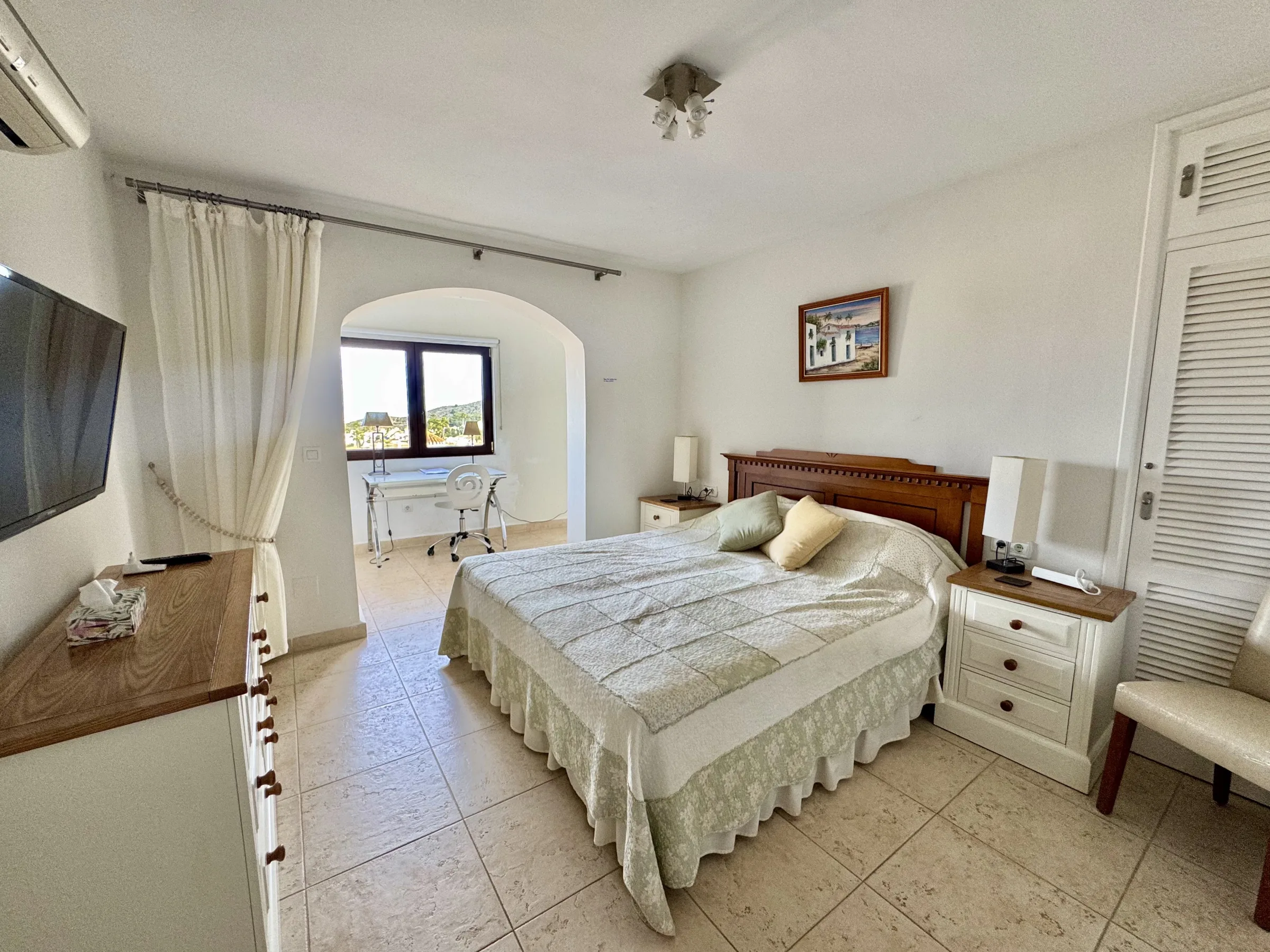 ER46 Bedroom 1