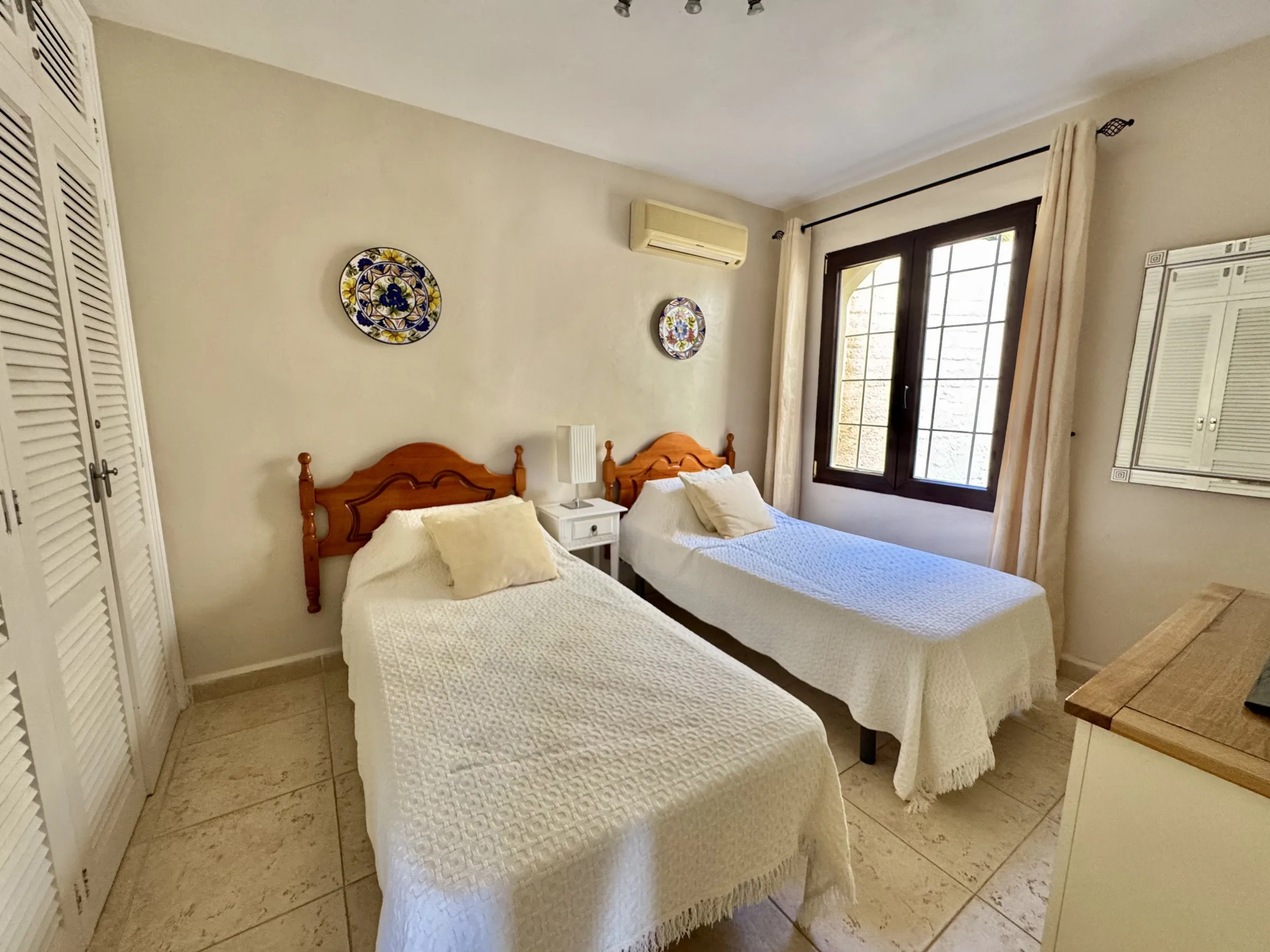 ER46 Bedroom 3