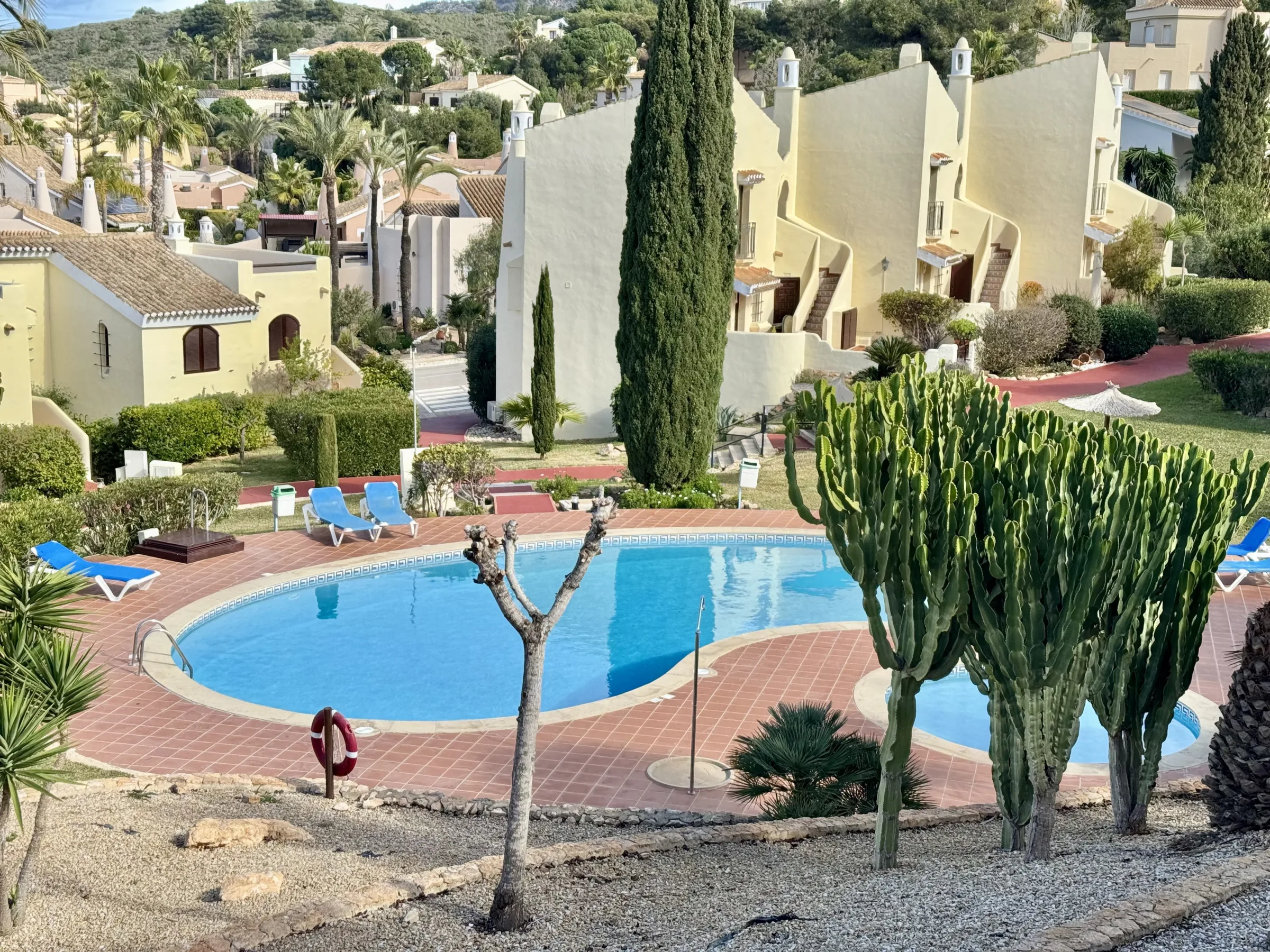 ER46 Pool
