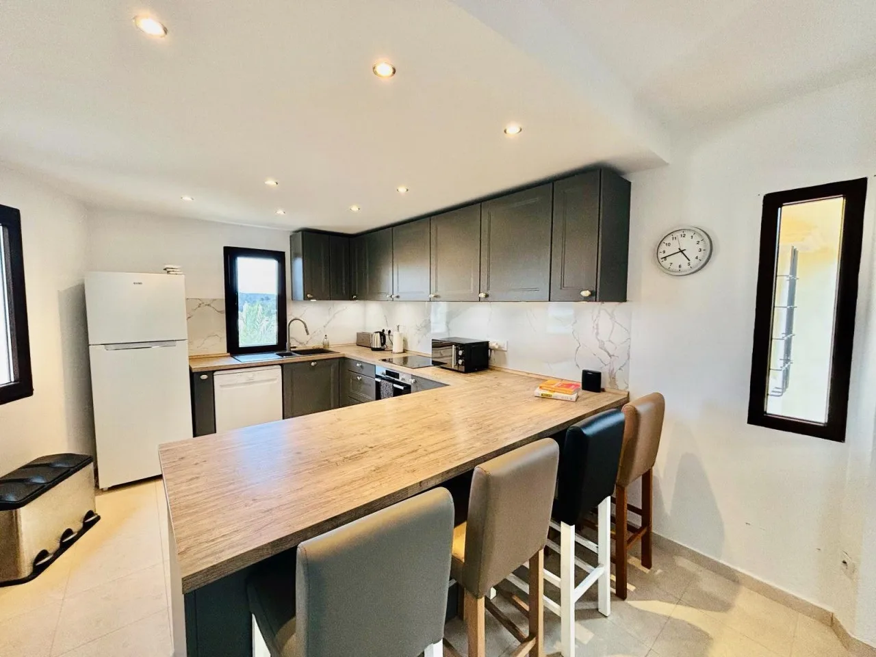 ER75 Kitchen