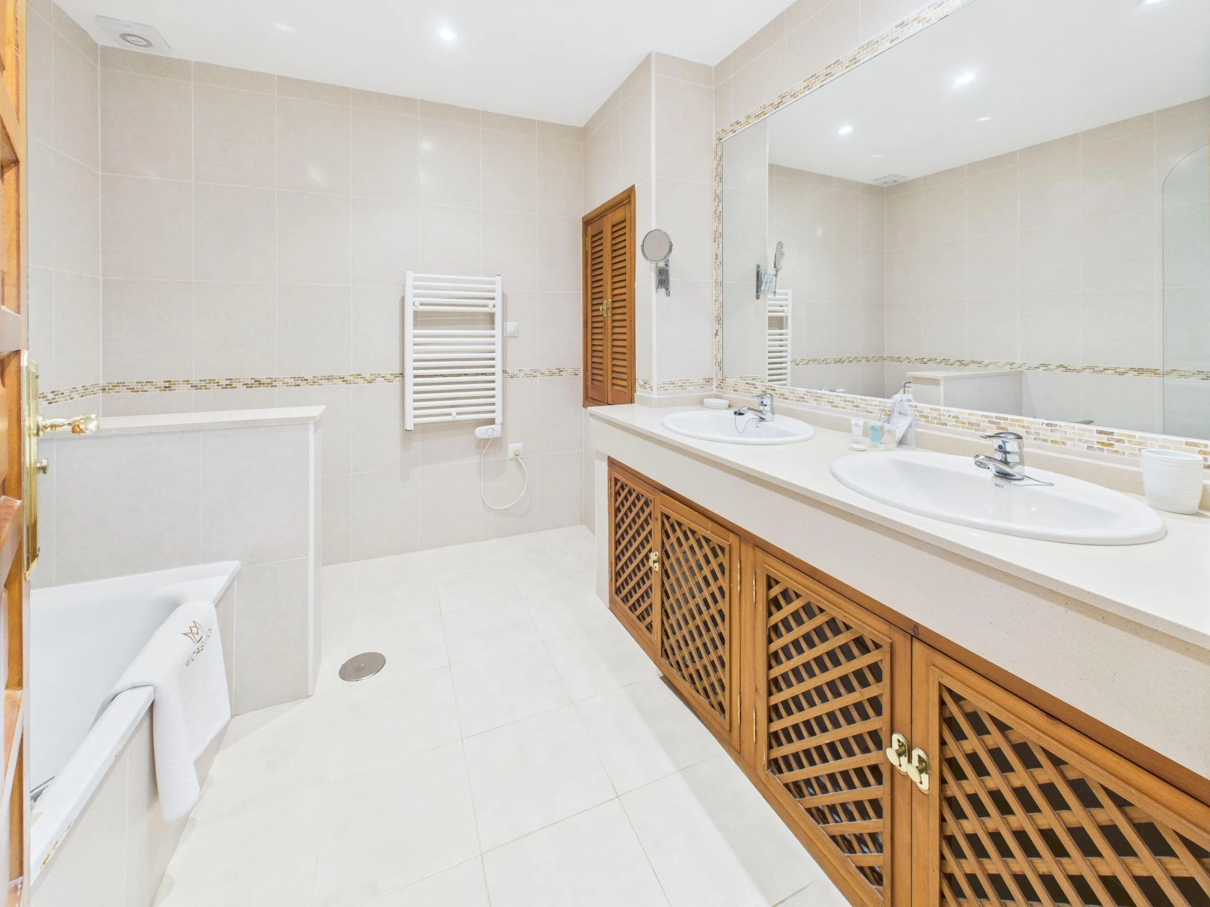 ER86 Bathoom