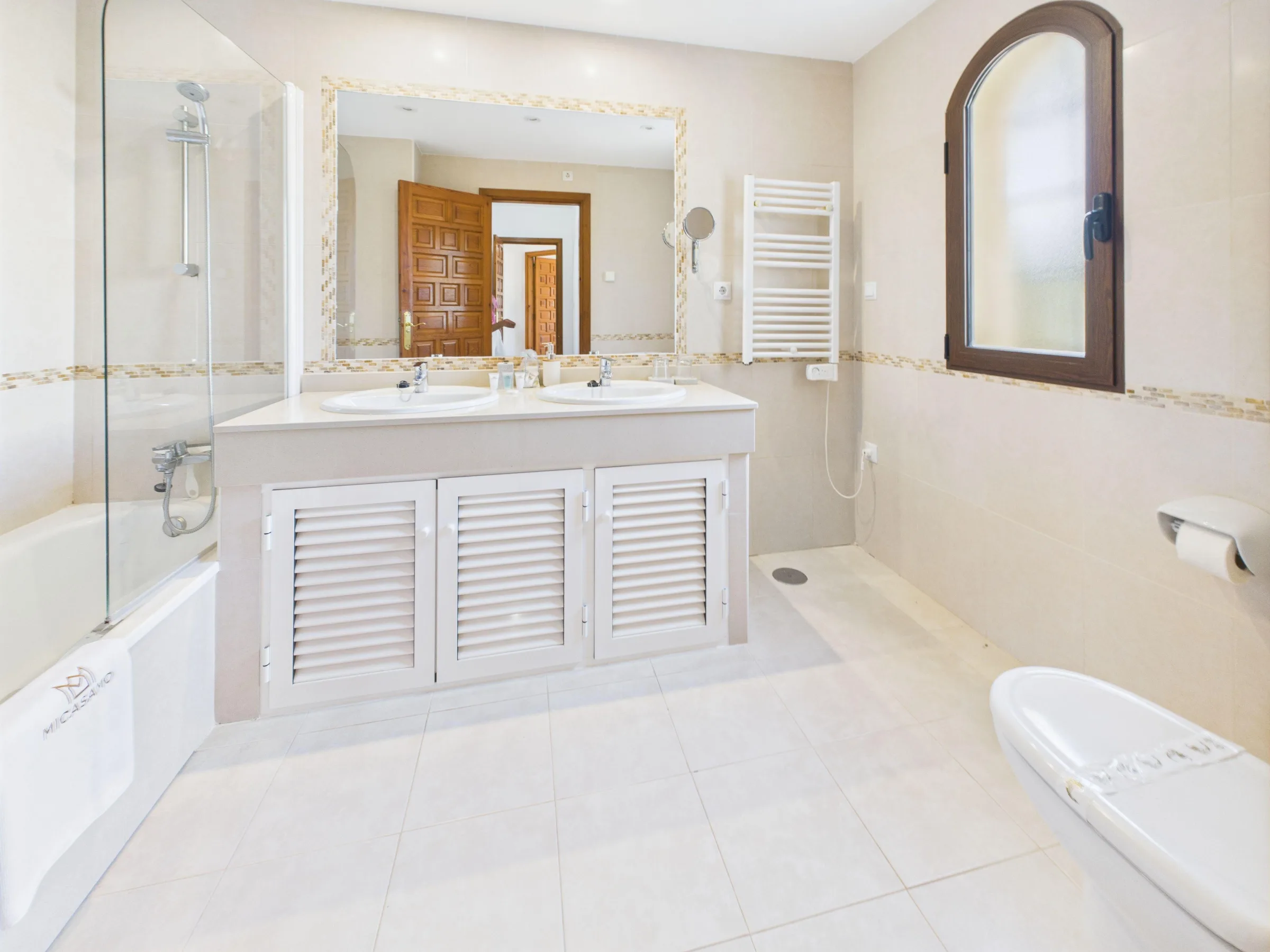ER86 Bathroom 2