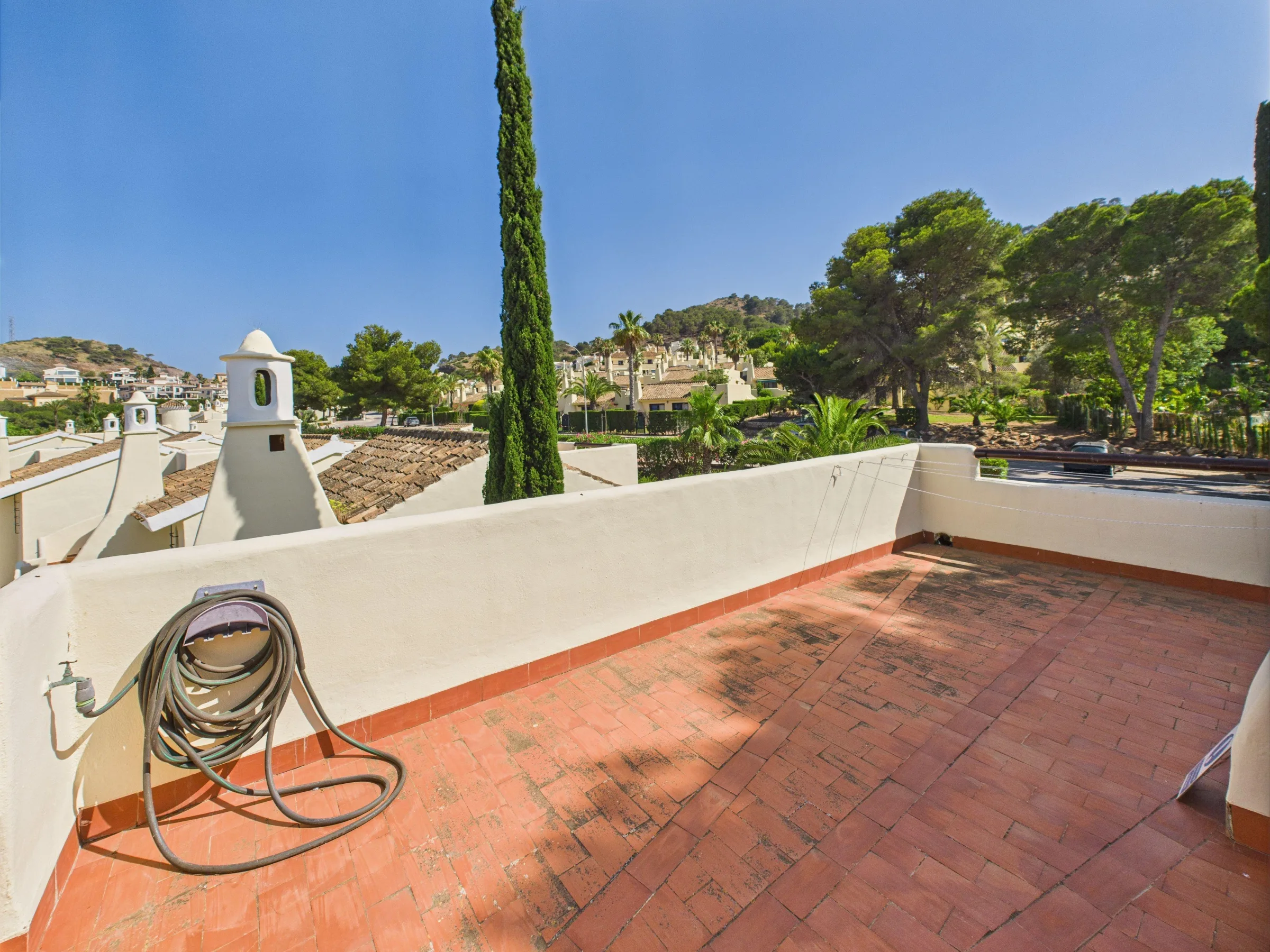ER86 Roof terrace a