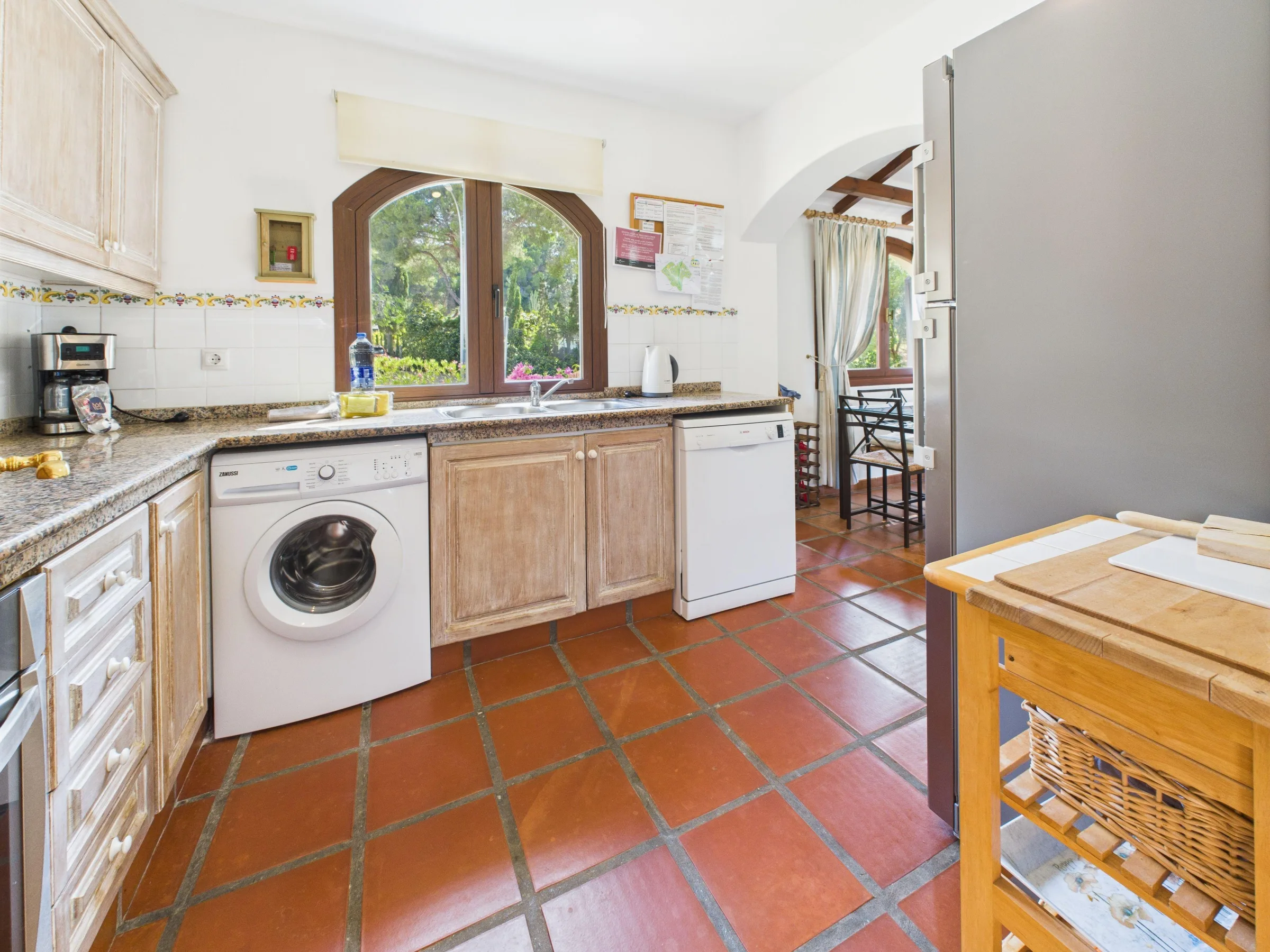 ER86 kitchen