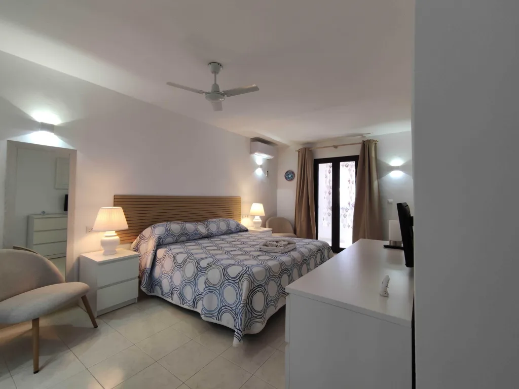 ER94 Main Bedroom WEB