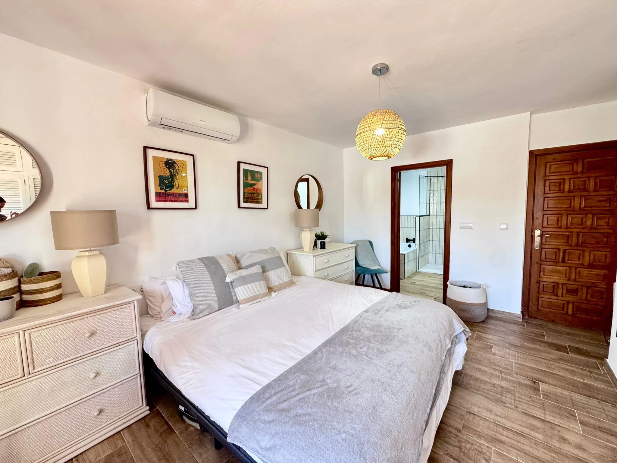 ER98 Bedroom 1
