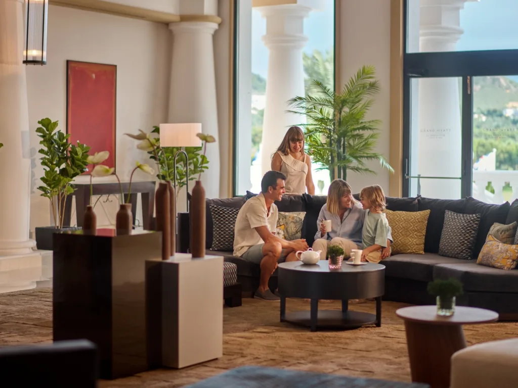 FAMILIA LOBBY Grand Hyatt La Manga Club Golf Spa 41 mtime20231018124528