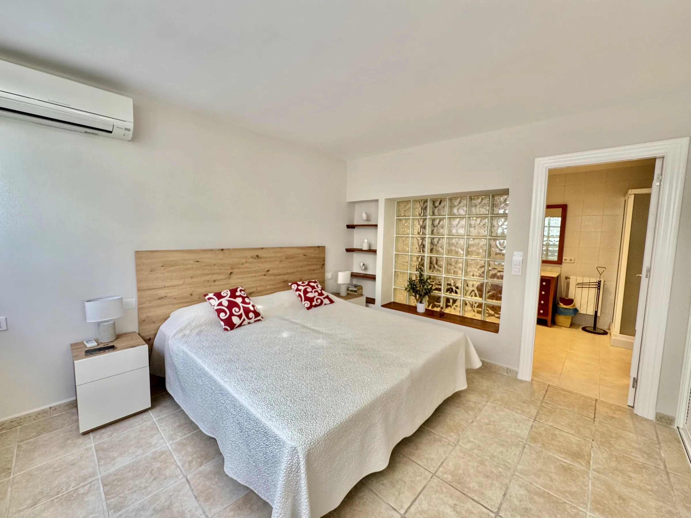 GB128 Bedroom 2 2026 04 13 140235 lqag