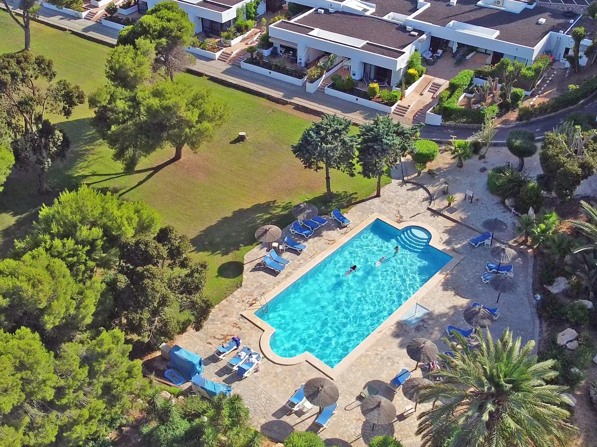 Golf Bungalows pool and gardens