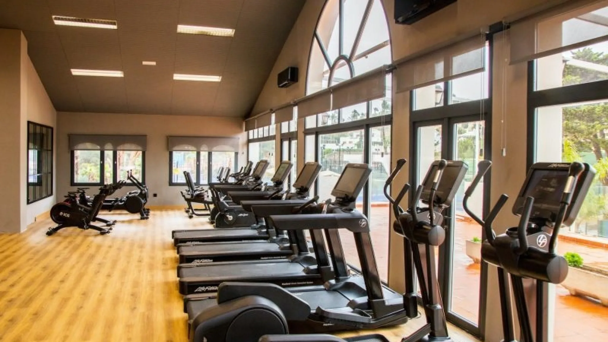 LMC Racquets Club Gym 282