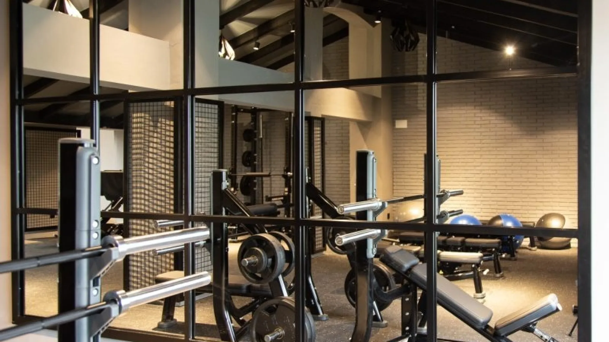 LMC Racquets Club Gym 219 220913 162833