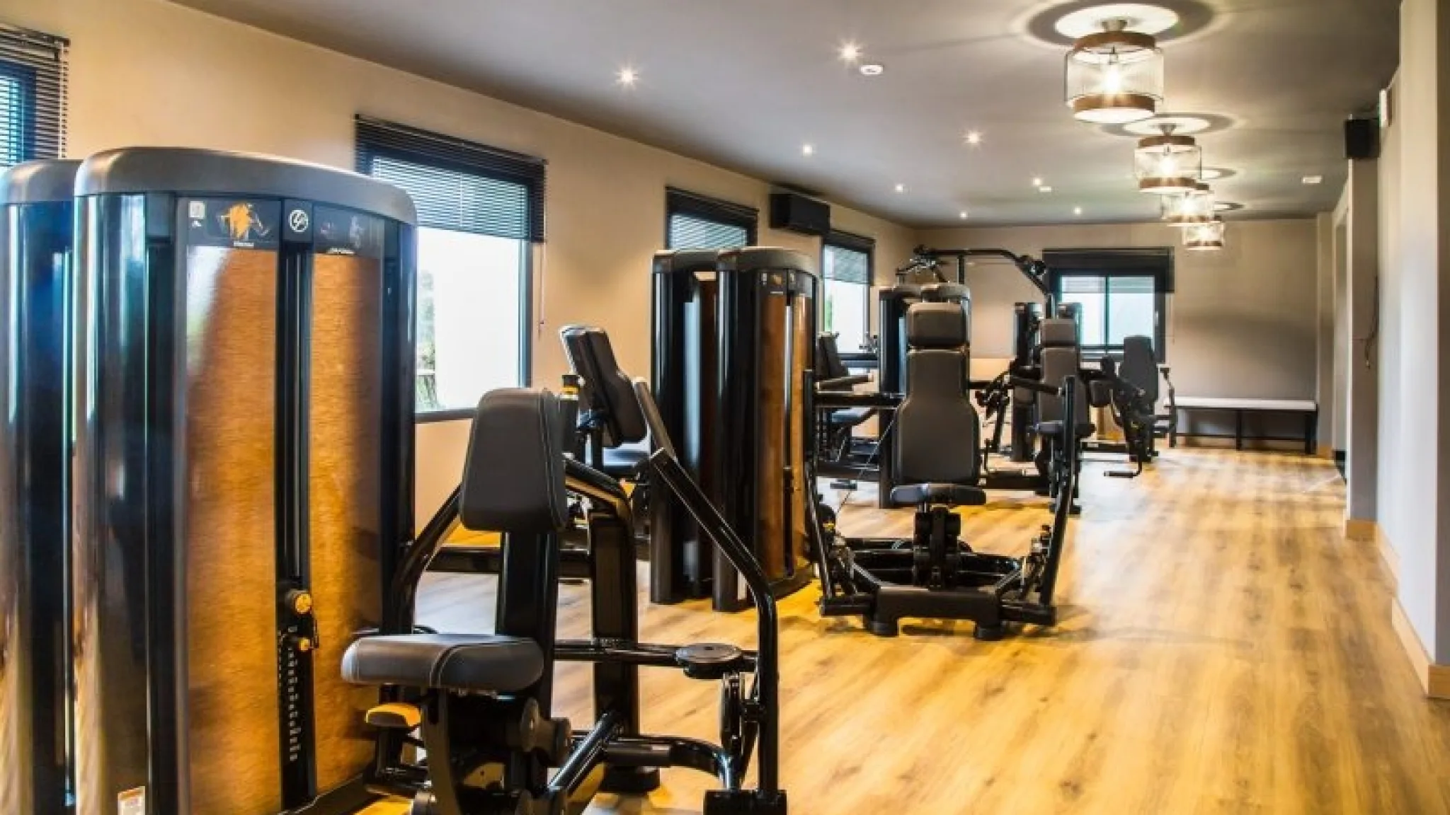 LMC Racquets Club Gym 116 2 220913 162825