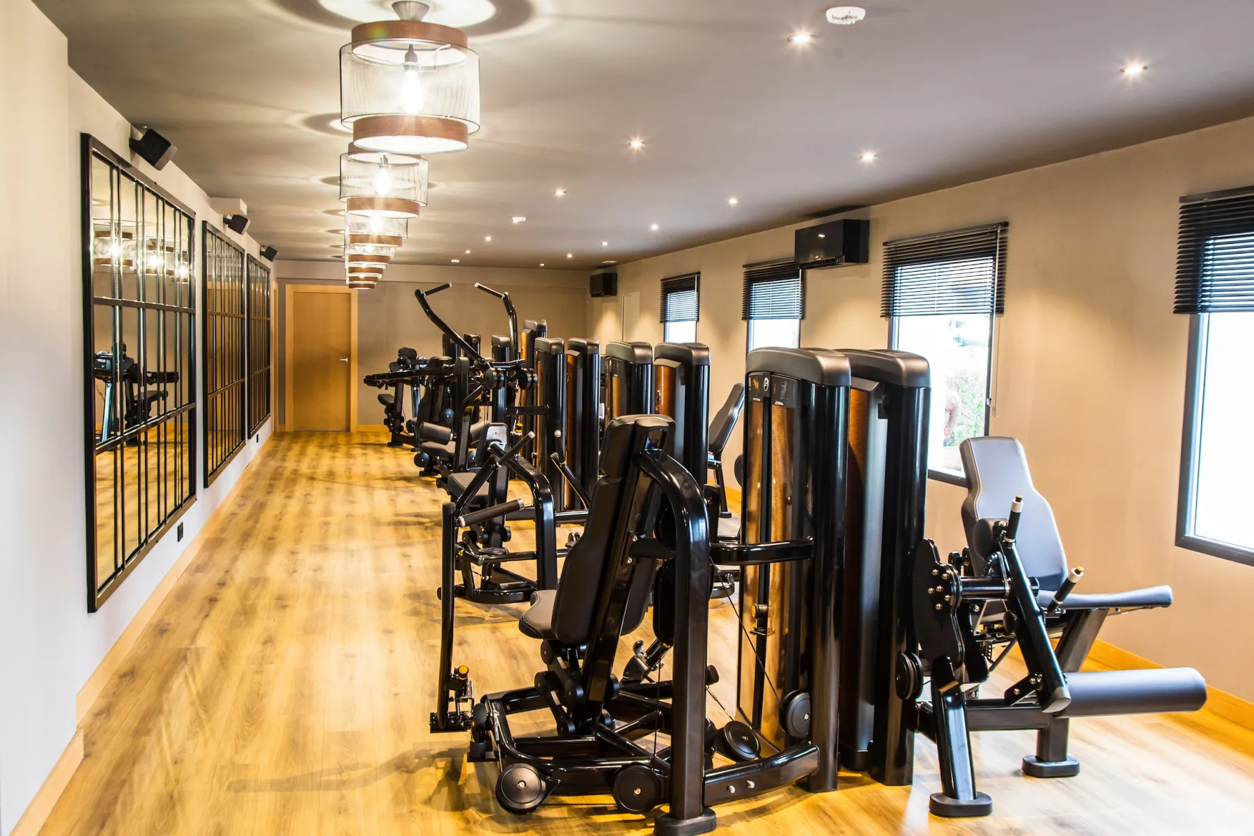 LMC Racquets Club Gym 140 mtime20220913162828