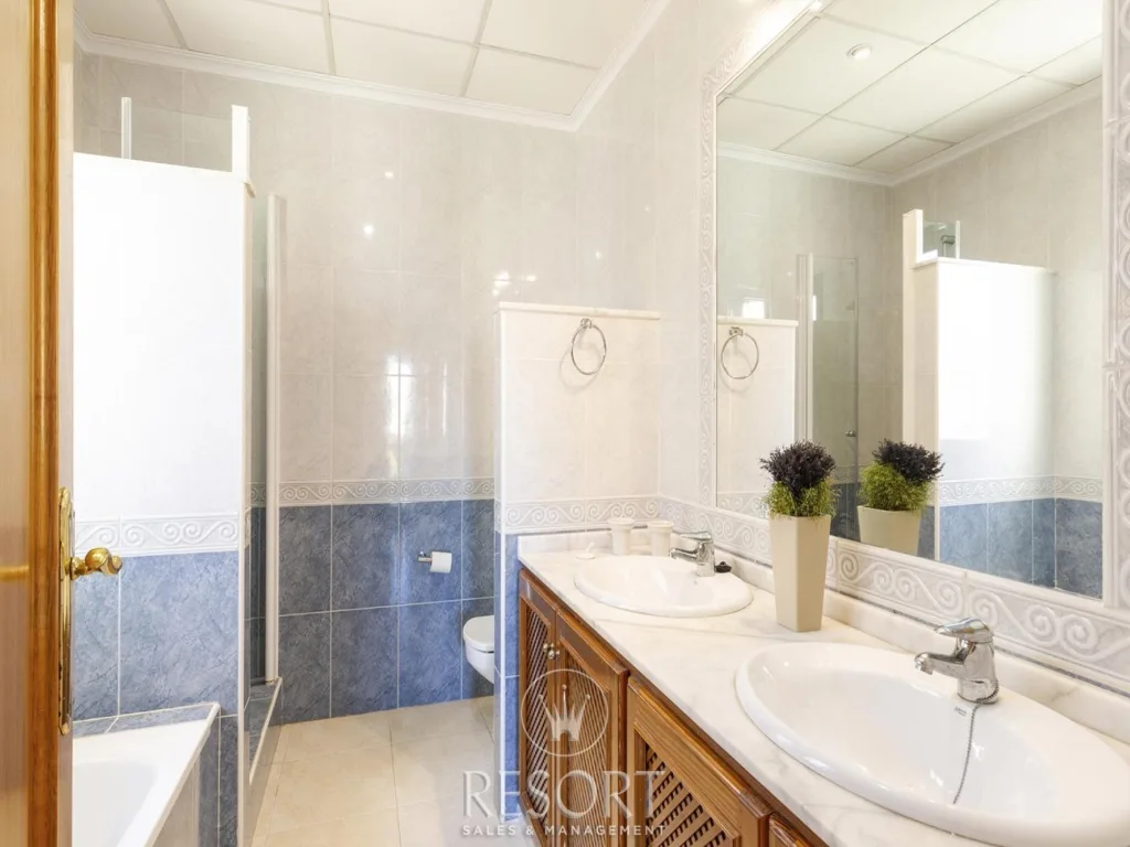 Hacienda de golf 14 for sale 67c1856fe4087