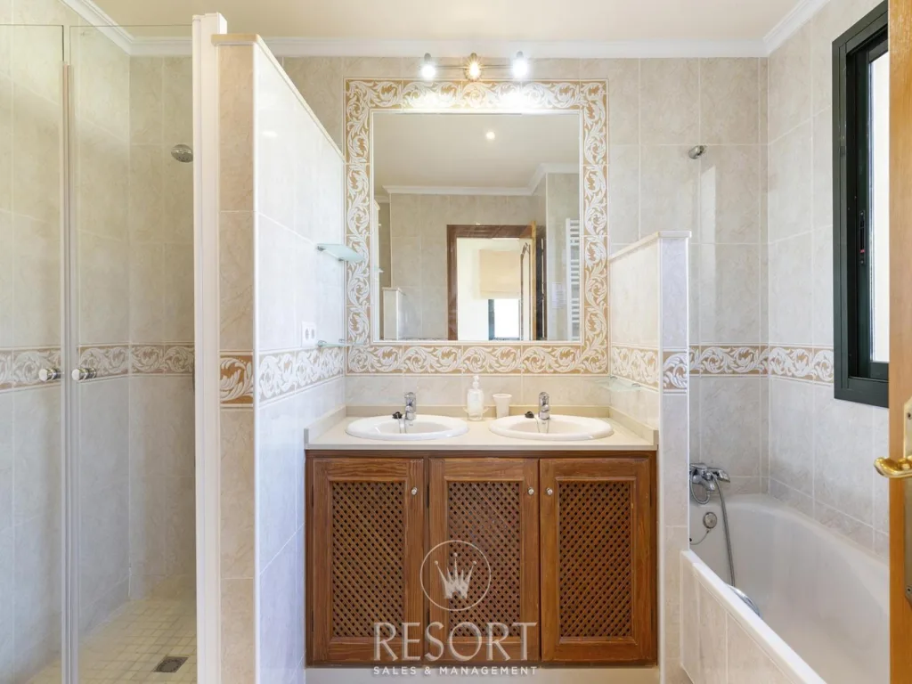 Hacienda de golf 14 for sale 67c1857195ccc
