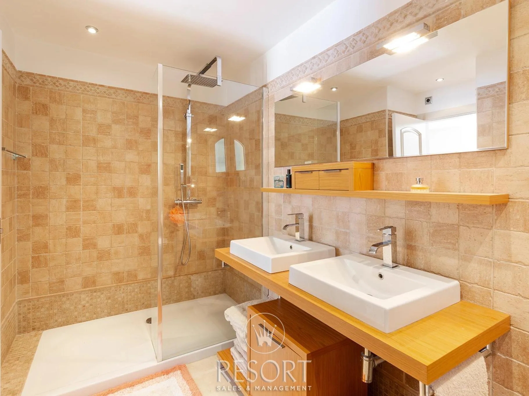 Villa 29 blue crest for sale 6a06f5eb48013