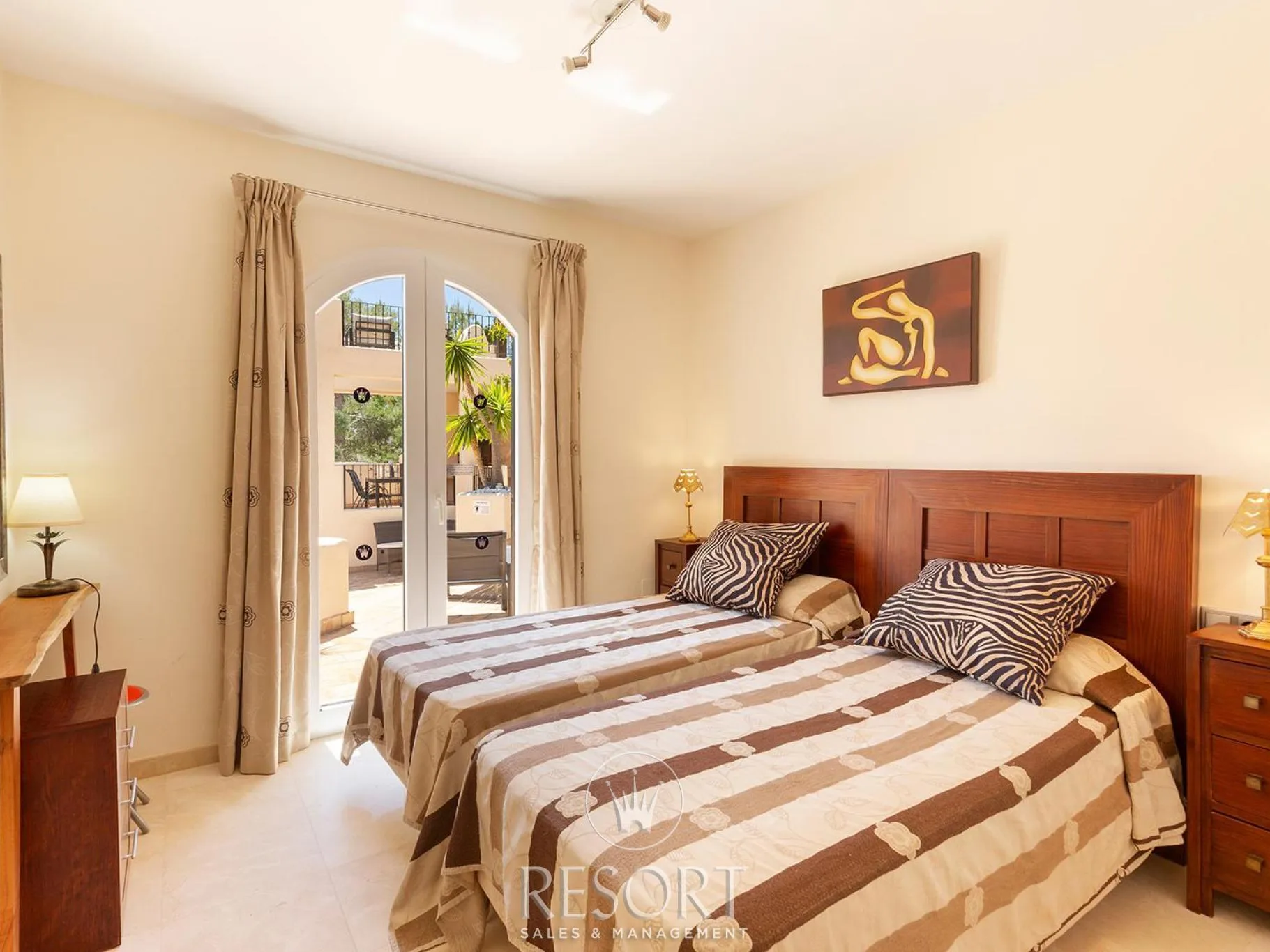Villa 29 blue crest for sale 6a06f5ec0157c