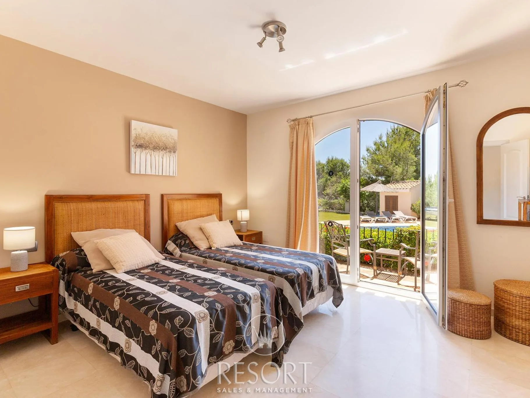 Villa 29 blue crest for sale 6a06f5ecc8032