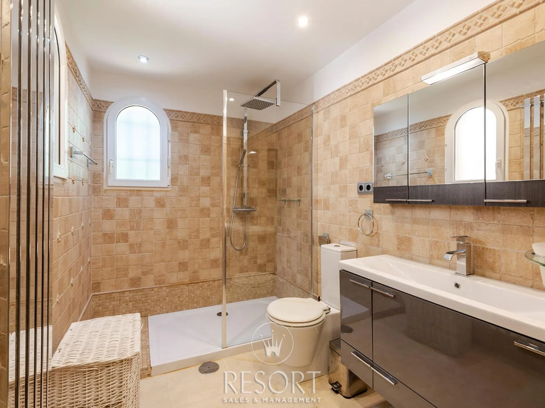 Villa 29 blue crest for sale 6a06f610525b3