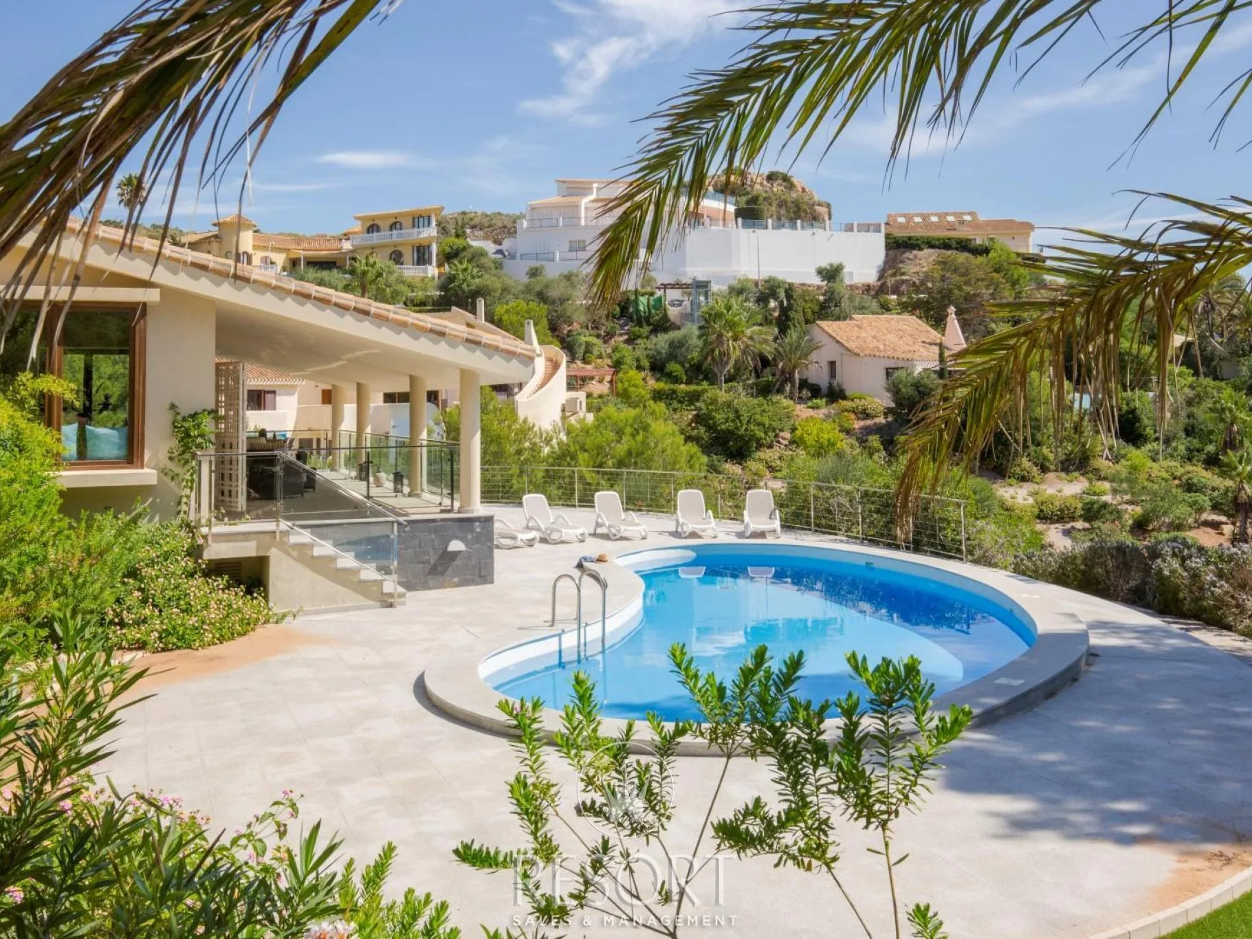Villa 37 for sale 64a54c0fa5069