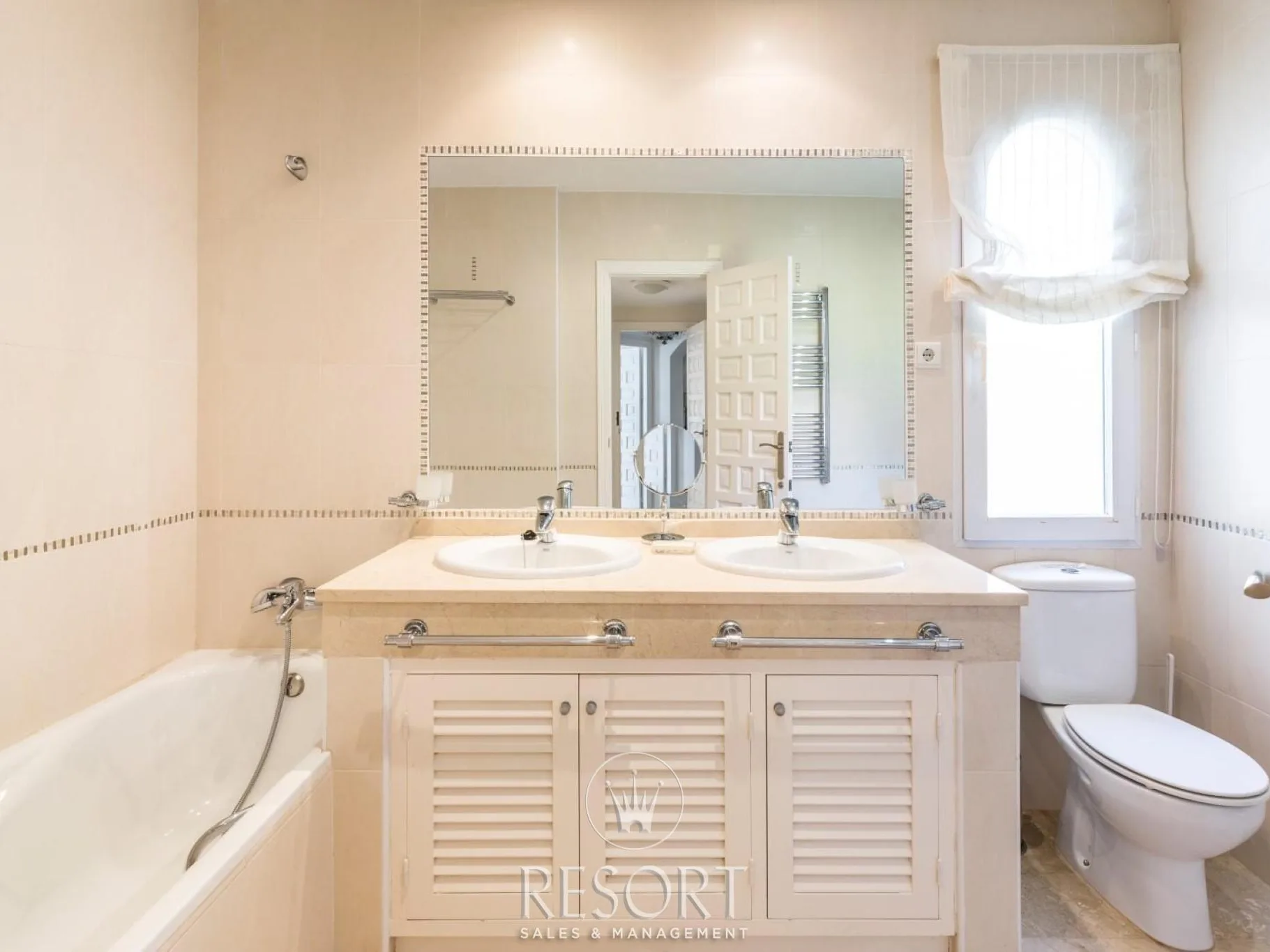 Villa 72 for sale 6a83128dca497