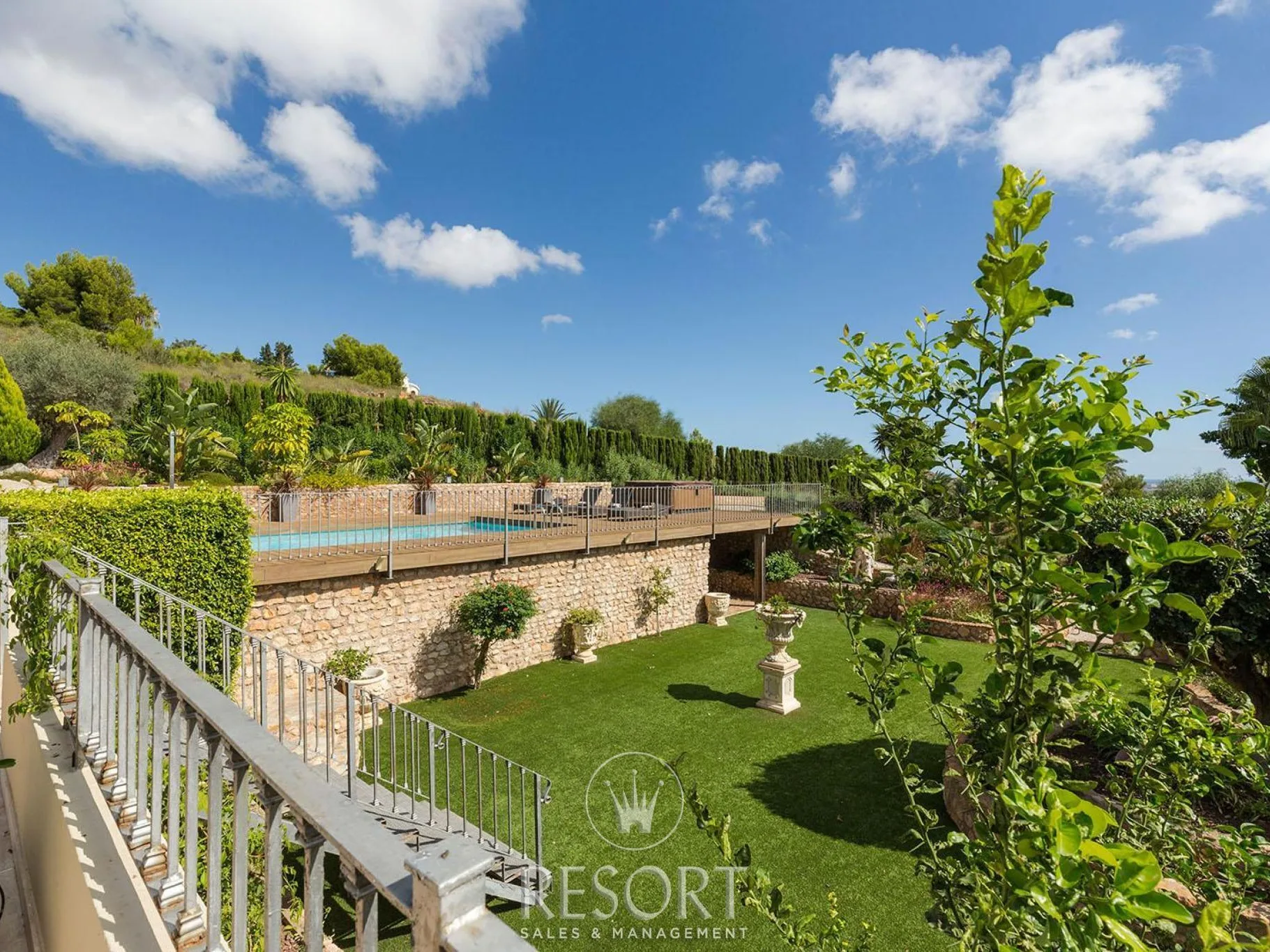 Villa 4 for sale 651fc12d64b8a