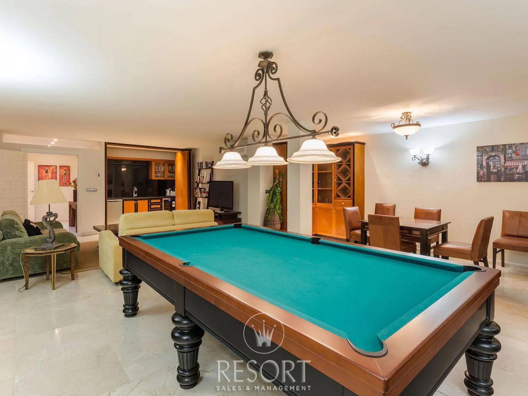 Villa 4 for sale 651fc1d8b75f8
