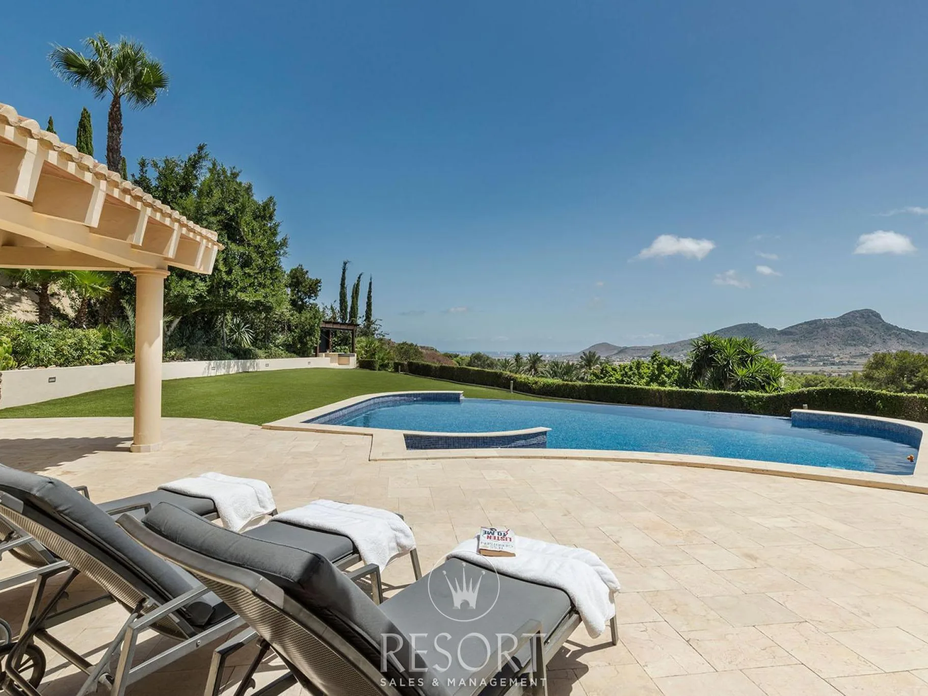 Villa 7 for sale 64dc9e25a8bf8