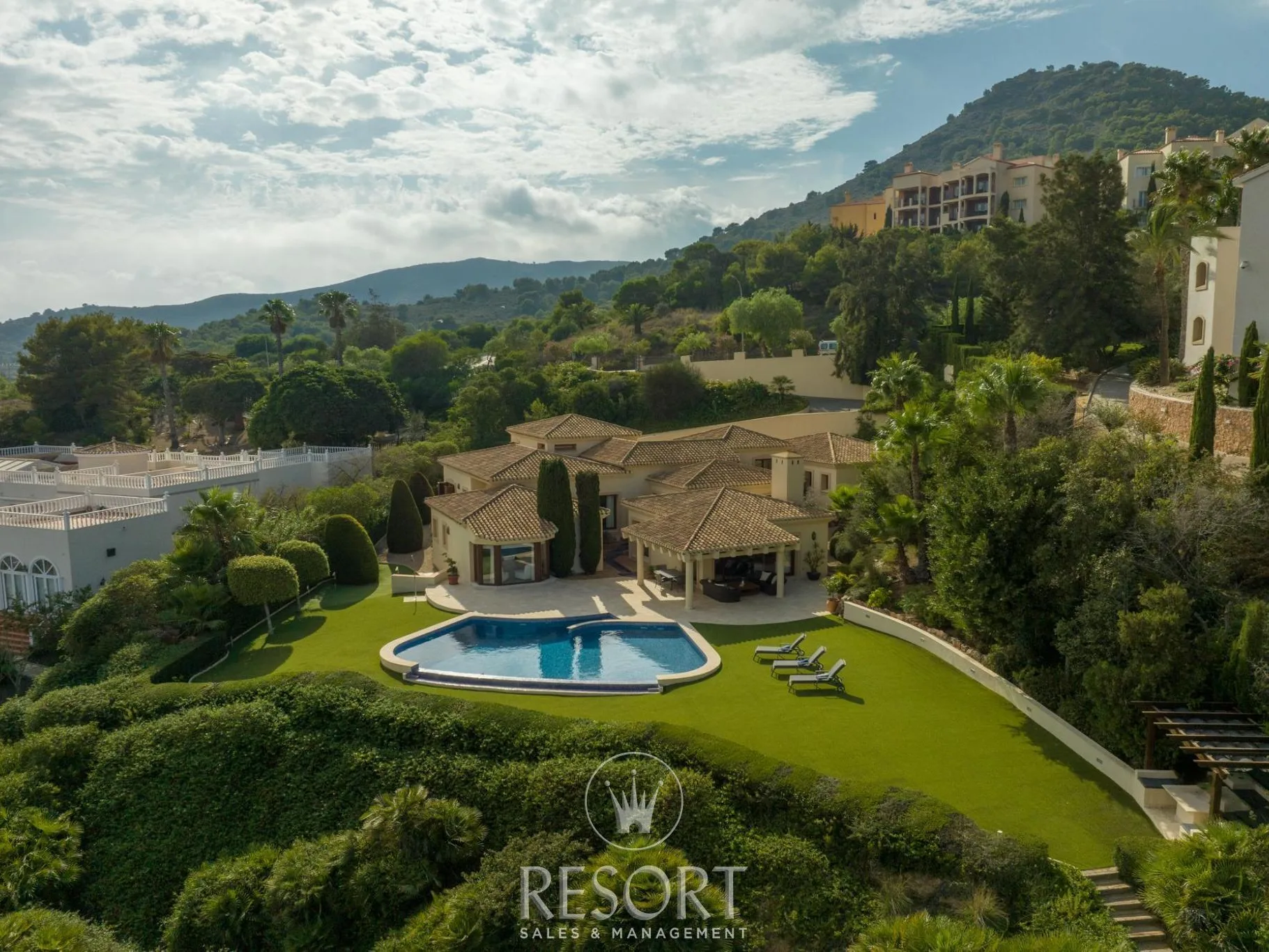 Villa 7 for sale 650d8af2786c8