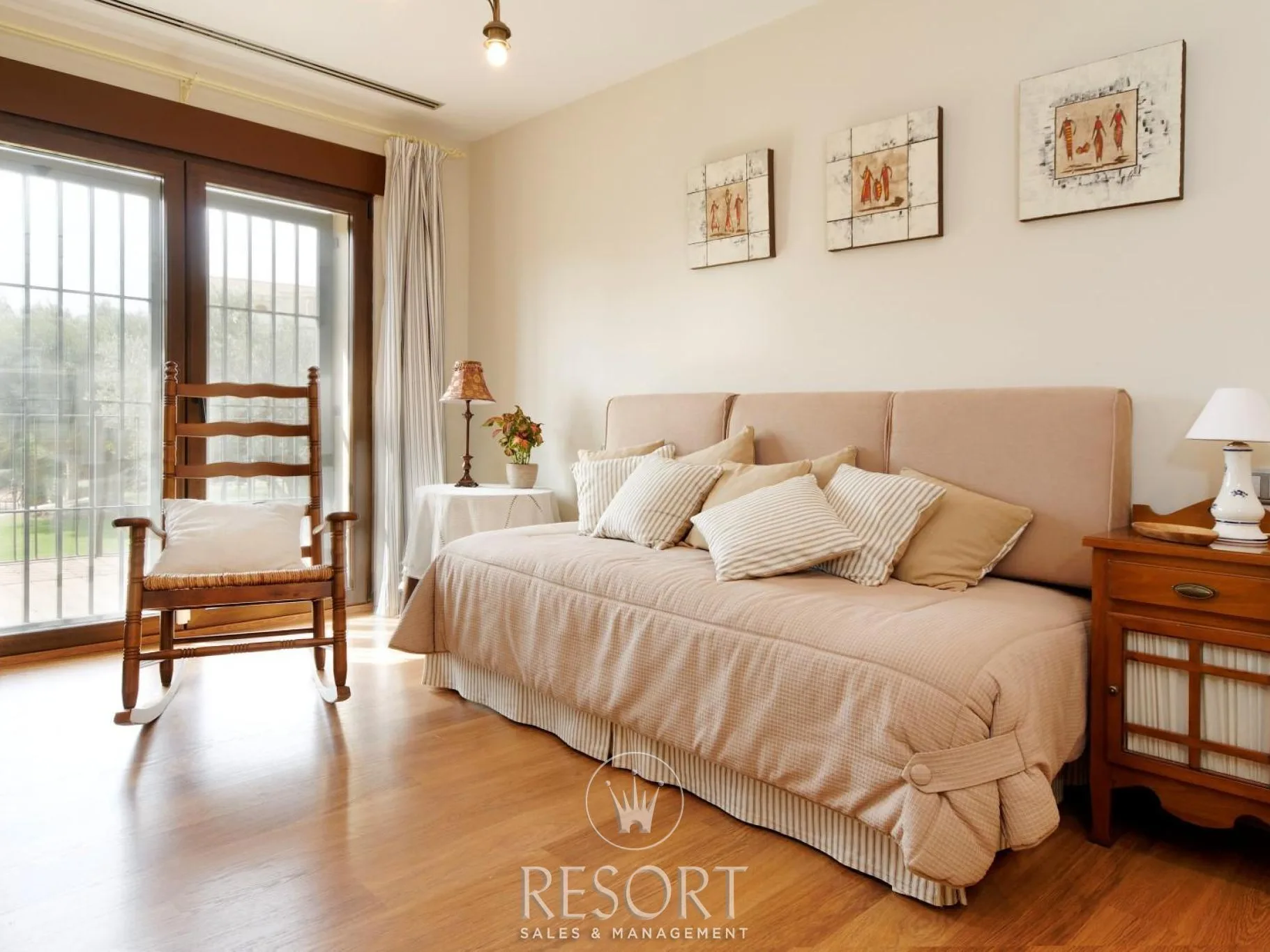 Villa laguna for sale 64a54b6fb14c2