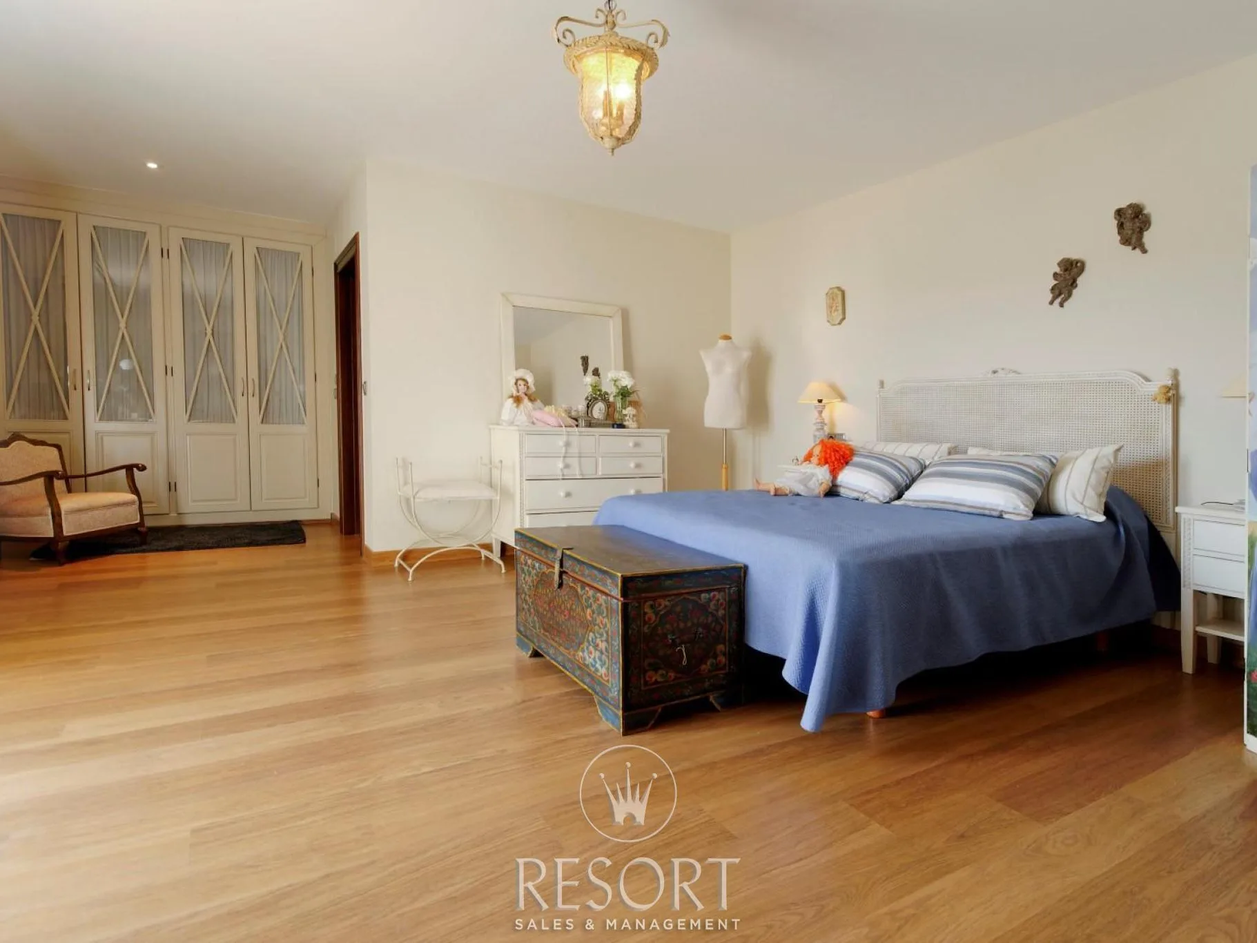 Villa laguna for sale 64a54b708f761
