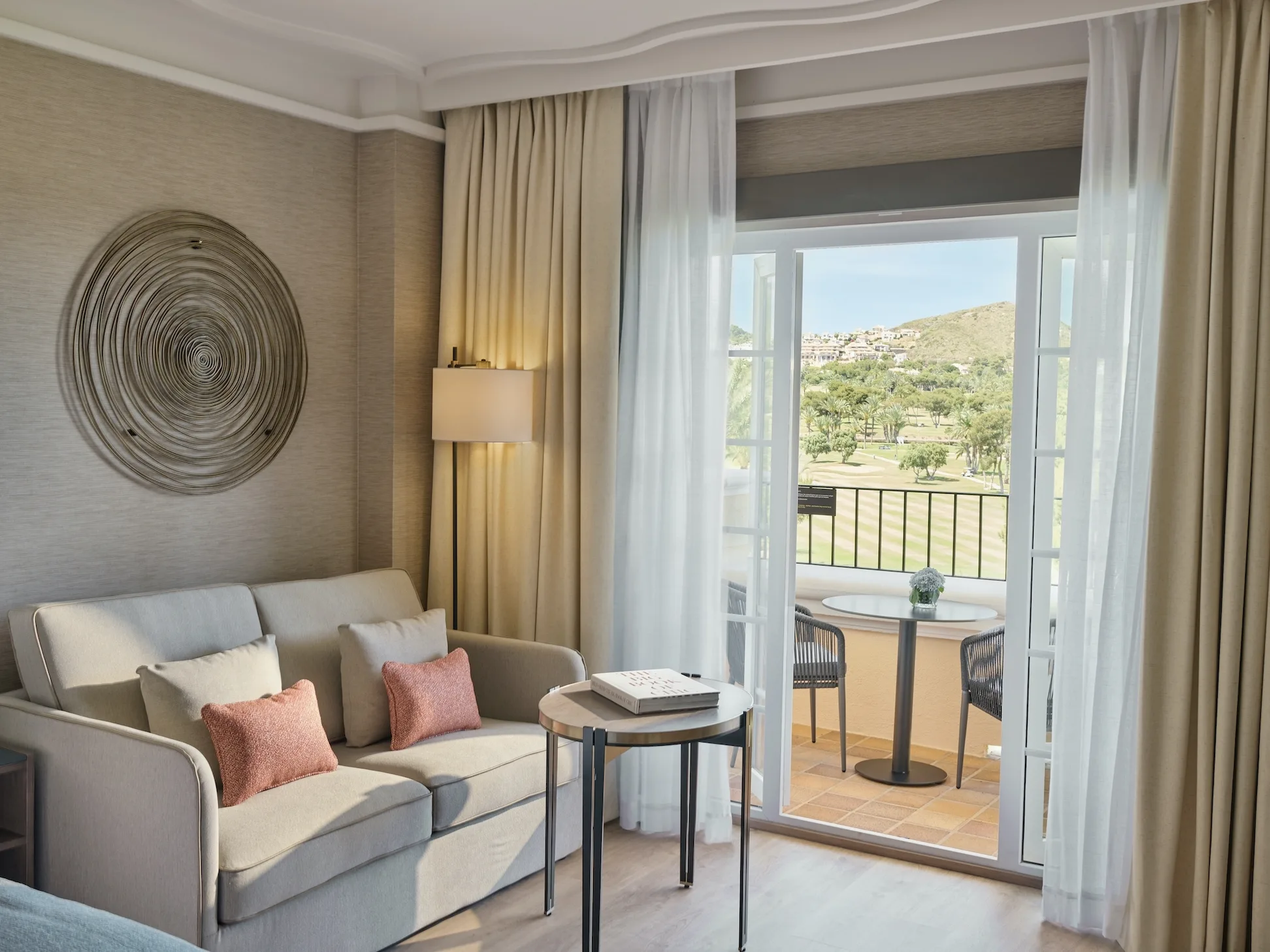 Grand Hyatt La Manga Club Golf Spa Room sofa 2 Twin Beds Golf View with Balcony mtime20230718133712